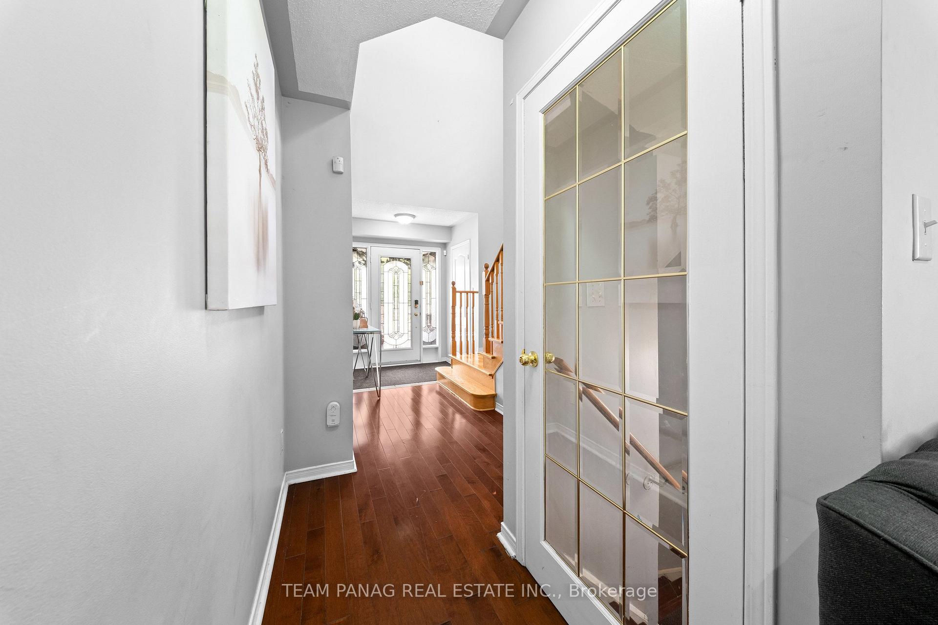 Photo 5 of 48 Sweet Clover Crescent, Brampton, Sandringham-Wellington — HOMEH