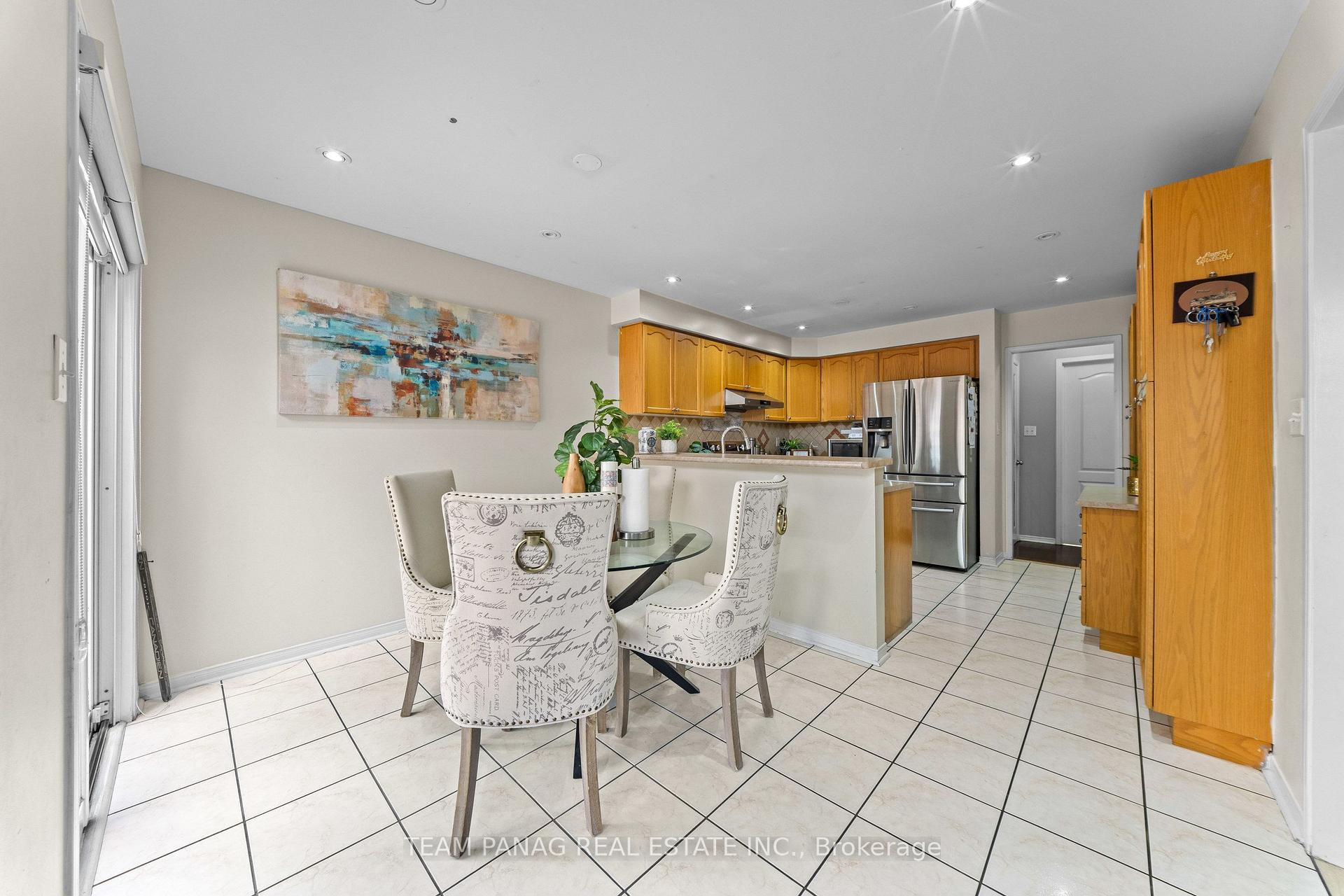 Photo 17 of 48 Sweet Clover Crescent, Brampton, Sandringham-Wellington — HOMEH