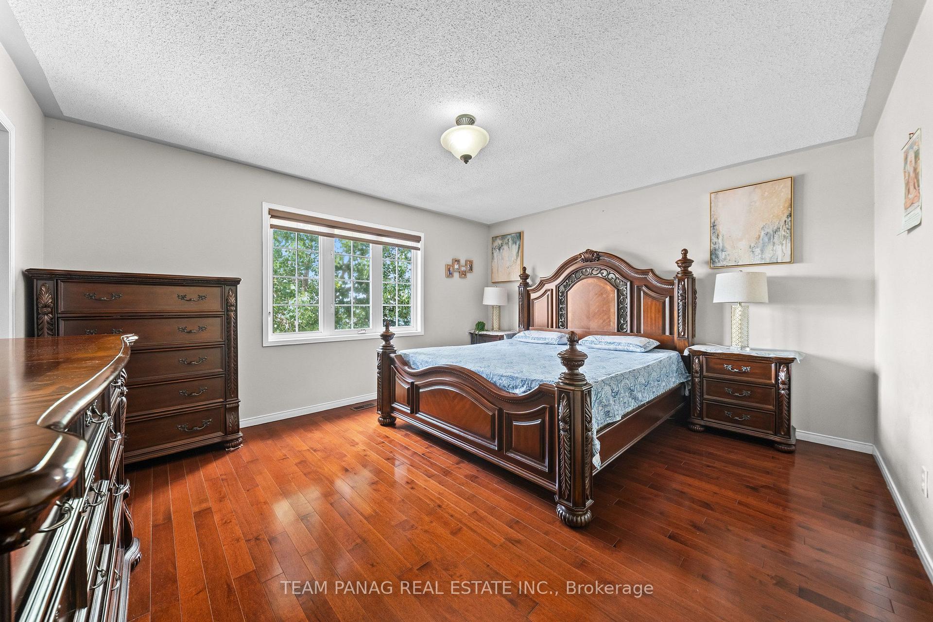 Photo 25 of 48 Sweet Clover Crescent, Brampton, Sandringham-Wellington — HOMEH