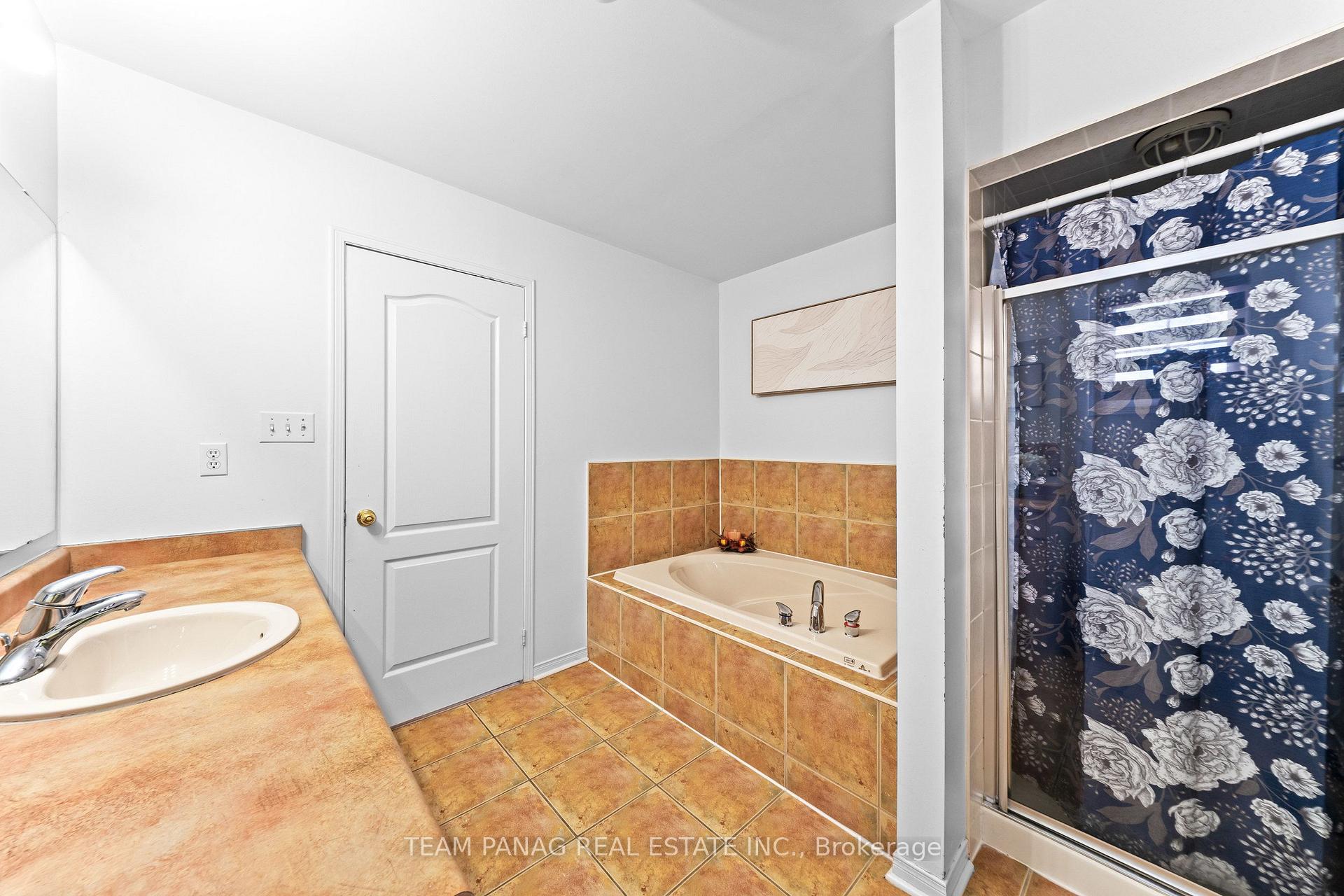 Photo 28 of 48 Sweet Clover Crescent, Brampton, Sandringham-Wellington — HOMEH
