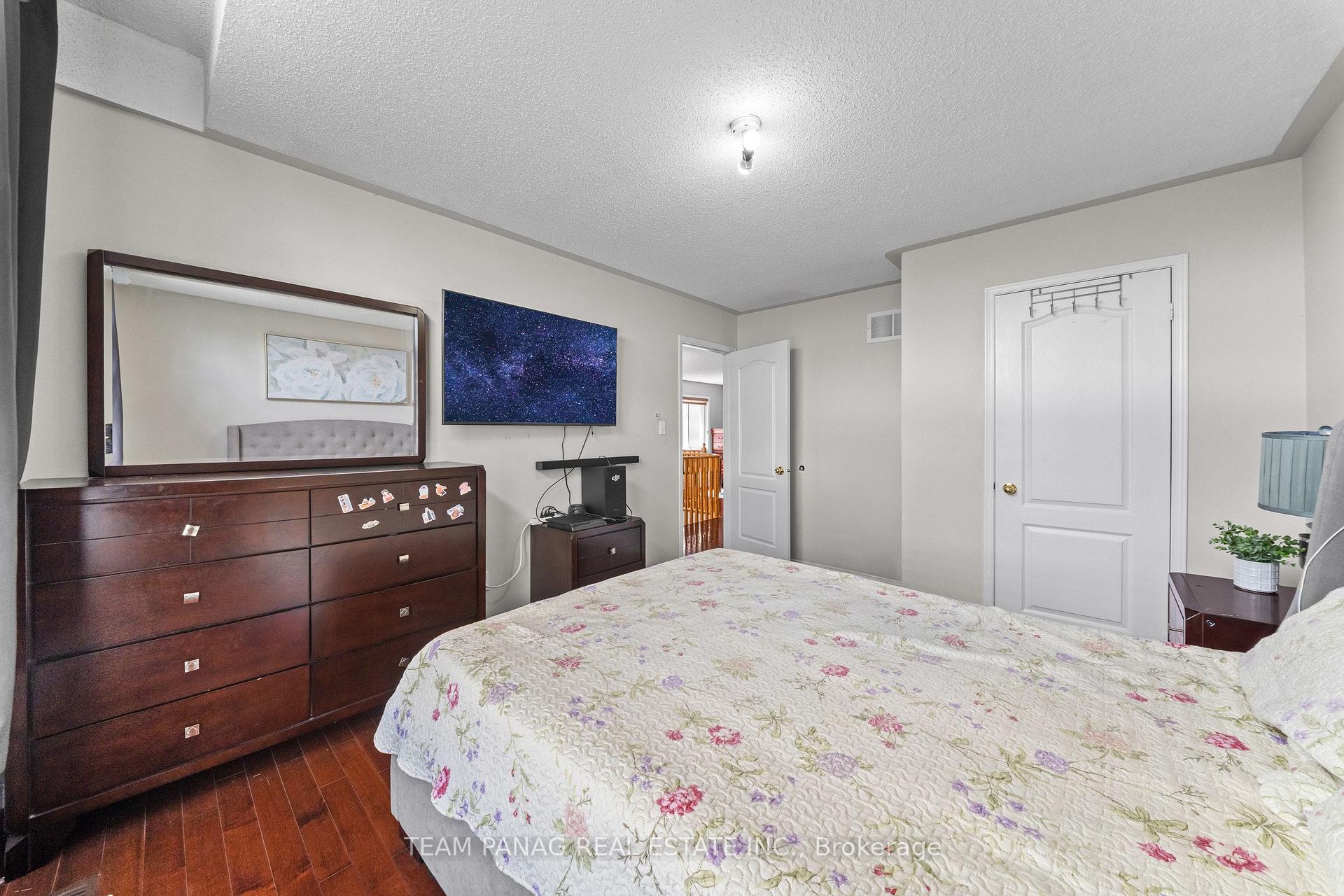 Photo 32 of 48 Sweet Clover Crescent, Brampton, Sandringham-Wellington — HOMEH