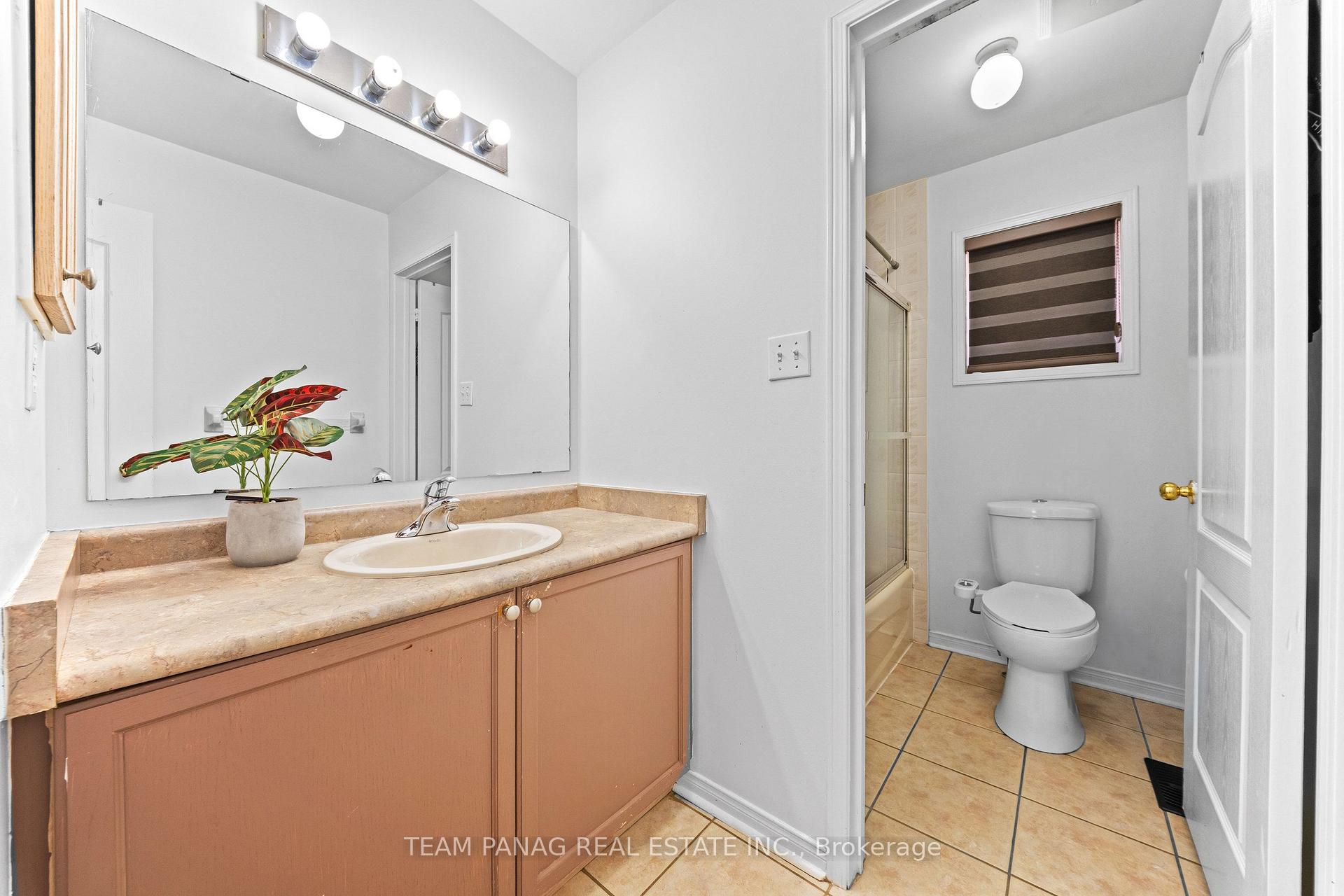 Photo 33 of 48 Sweet Clover Crescent, Brampton, Sandringham-Wellington — HOMEH