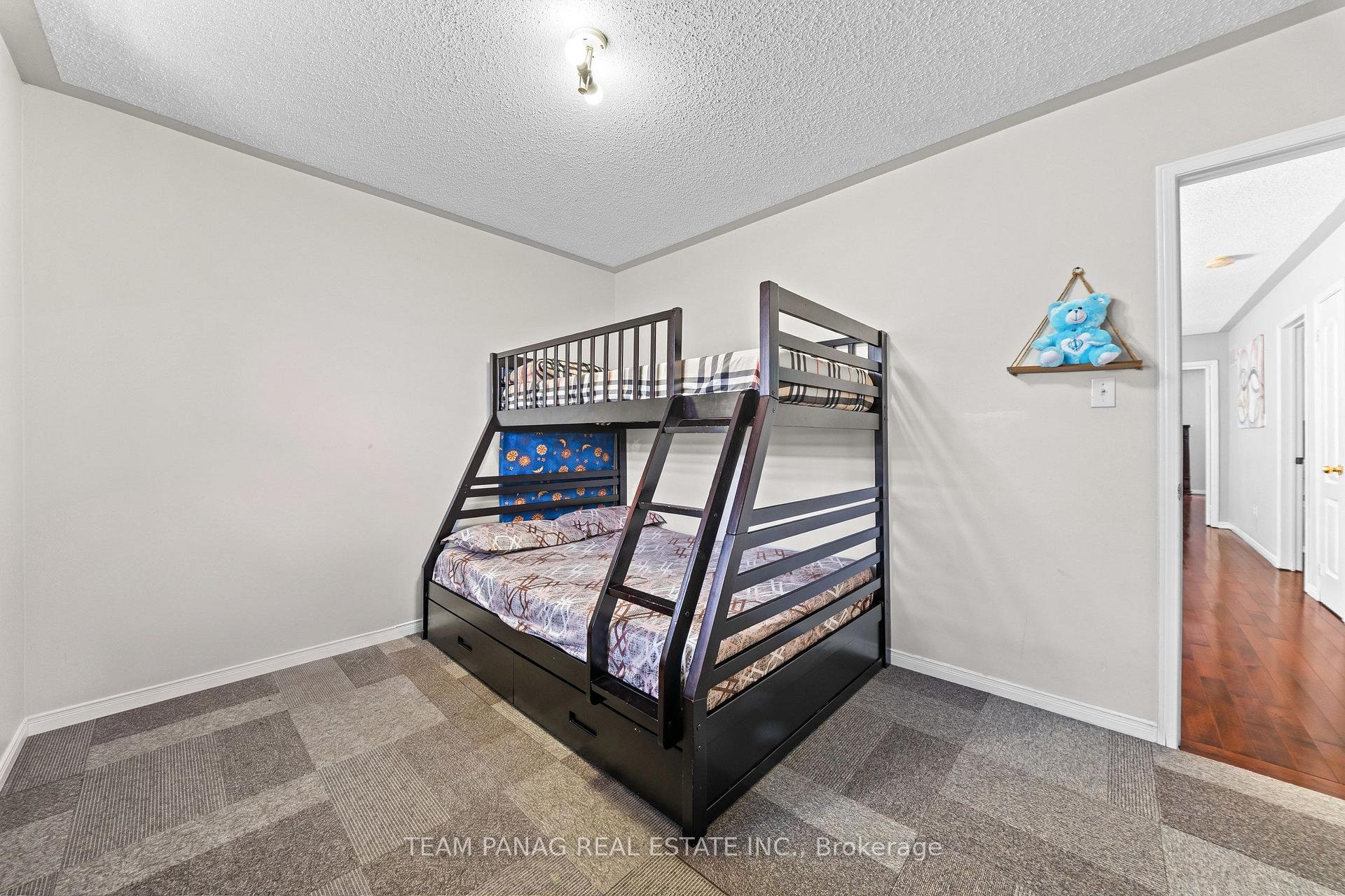 Photo 35 of 48 Sweet Clover Crescent, Brampton, Sandringham-Wellington — HOMEH