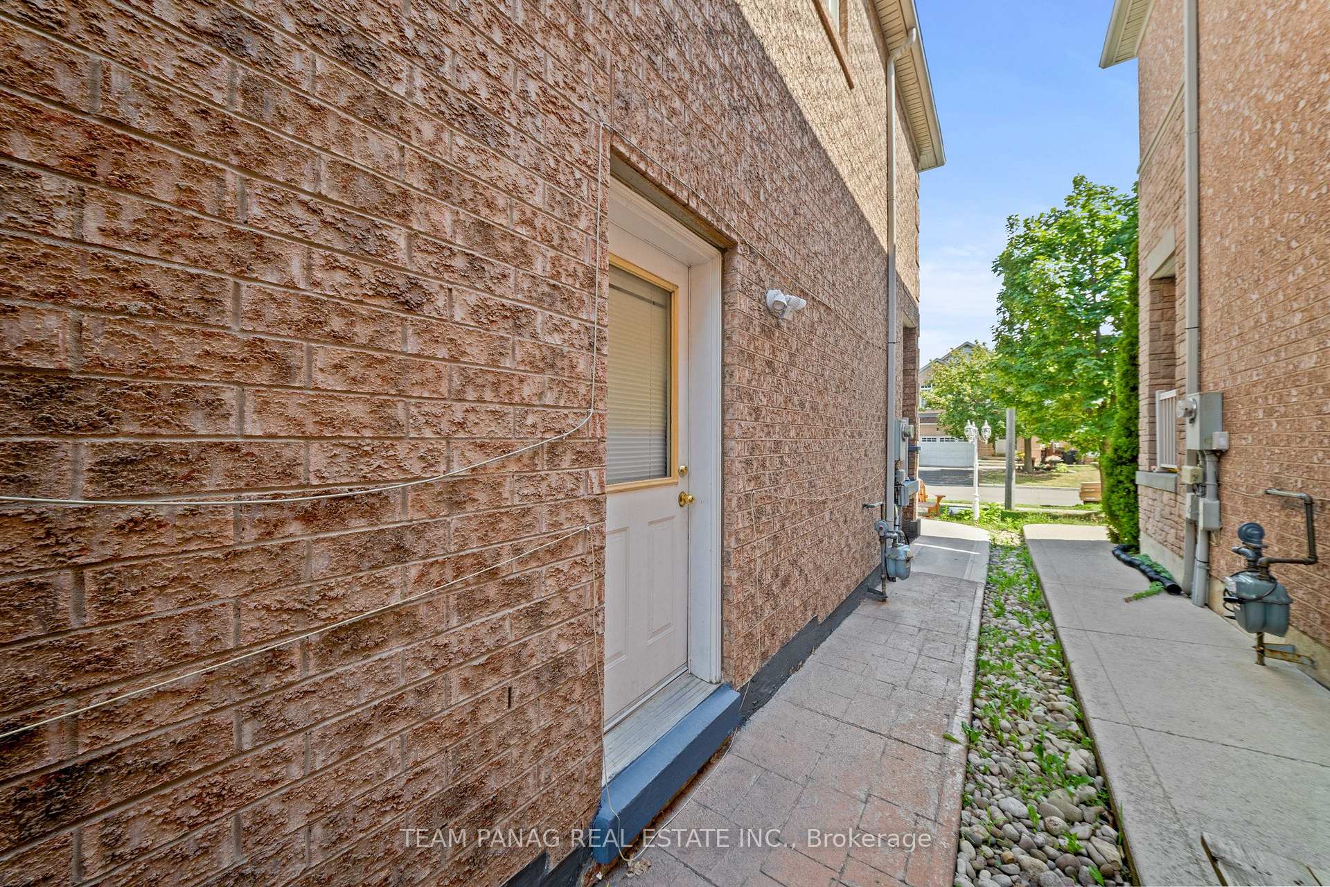 Photo 37 of 48 Sweet Clover Crescent, Brampton, Sandringham-Wellington — HOMEH