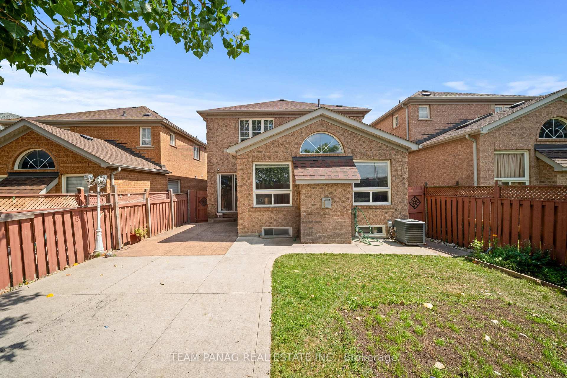 Photo 46 of 48 Sweet Clover Crescent, Brampton, Sandringham-Wellington — HOMEH