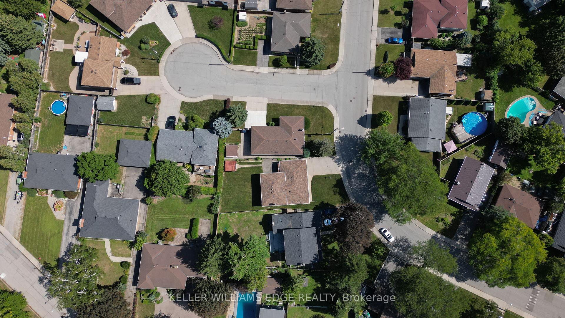Photo 4 of 225 Nugent Drive, Hamilton, Kentley — HOMEH