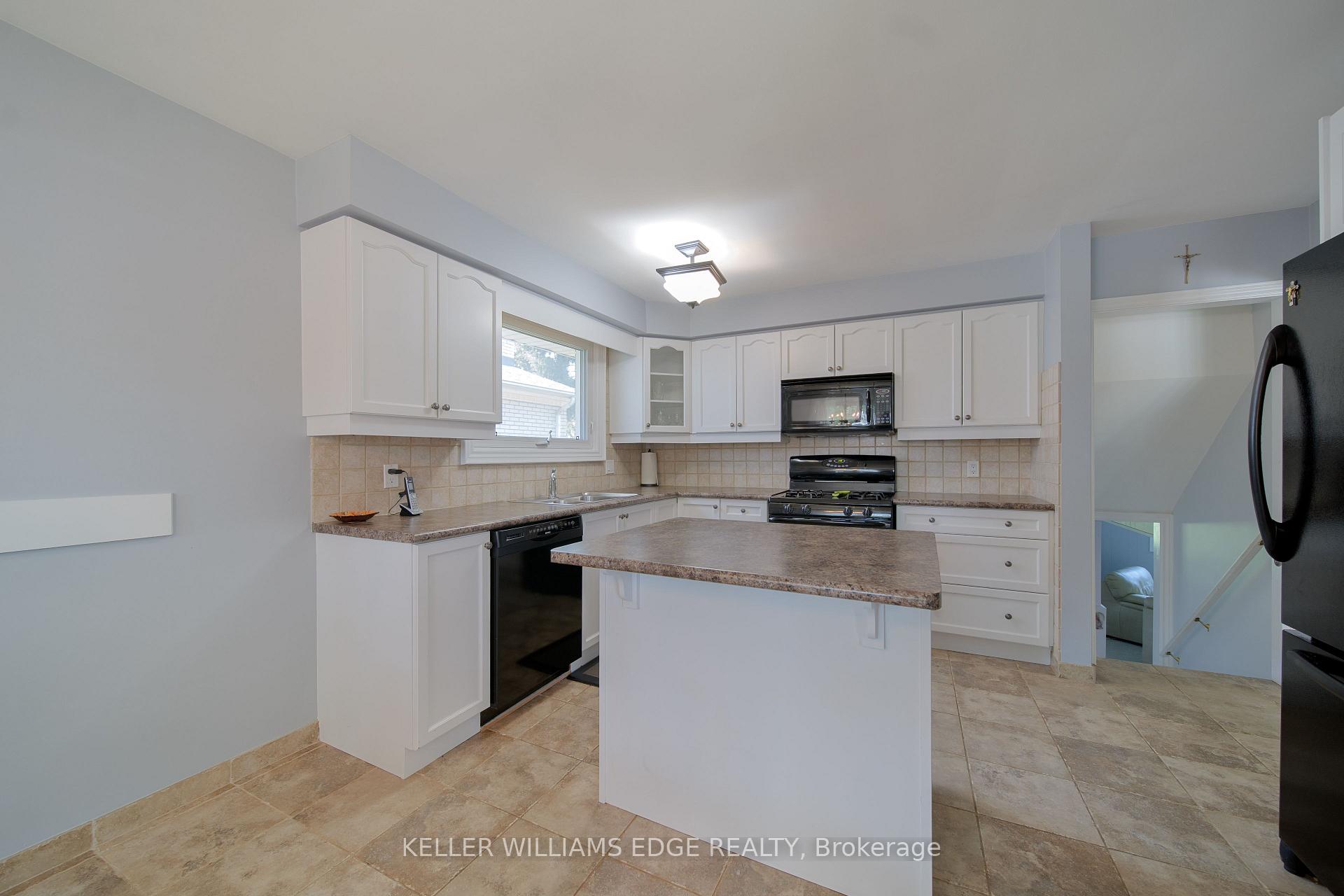 Photo 10 of 225 Nugent Drive, Hamilton, Kentley — HOMEH