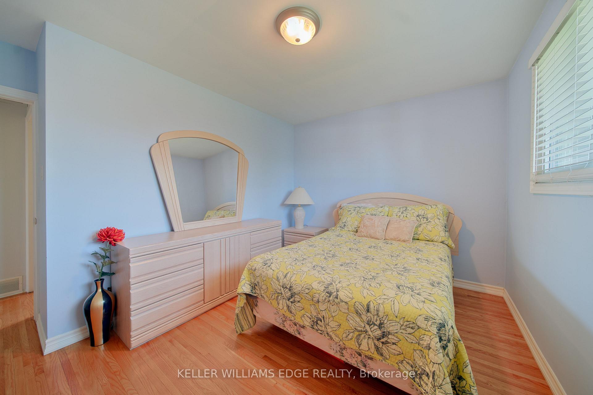 Photo 16 of 225 Nugent Drive, Hamilton, Kentley — HOMEH