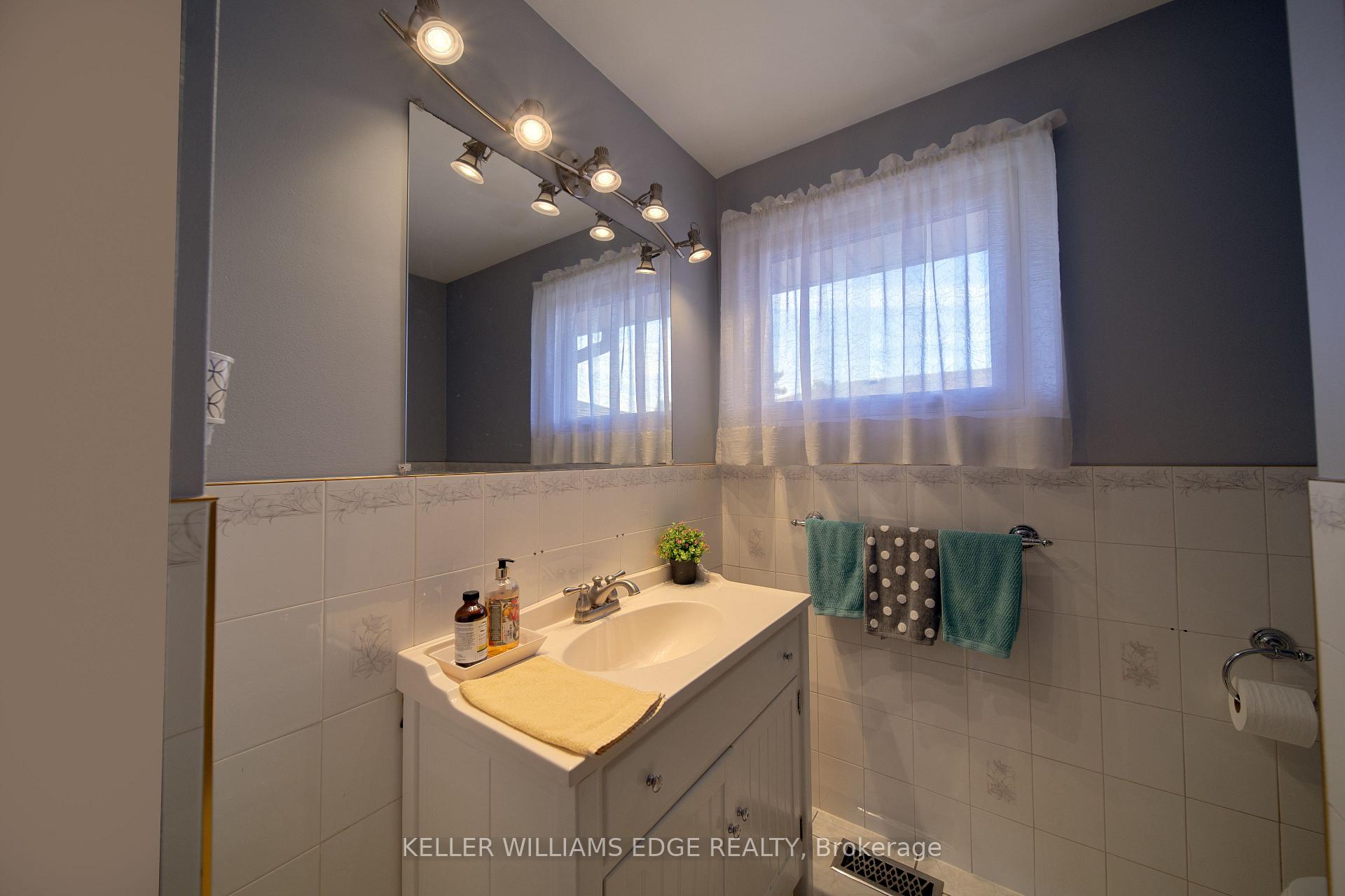 Photo 21 of 225 Nugent Drive, Hamilton, Kentley — HOMEH