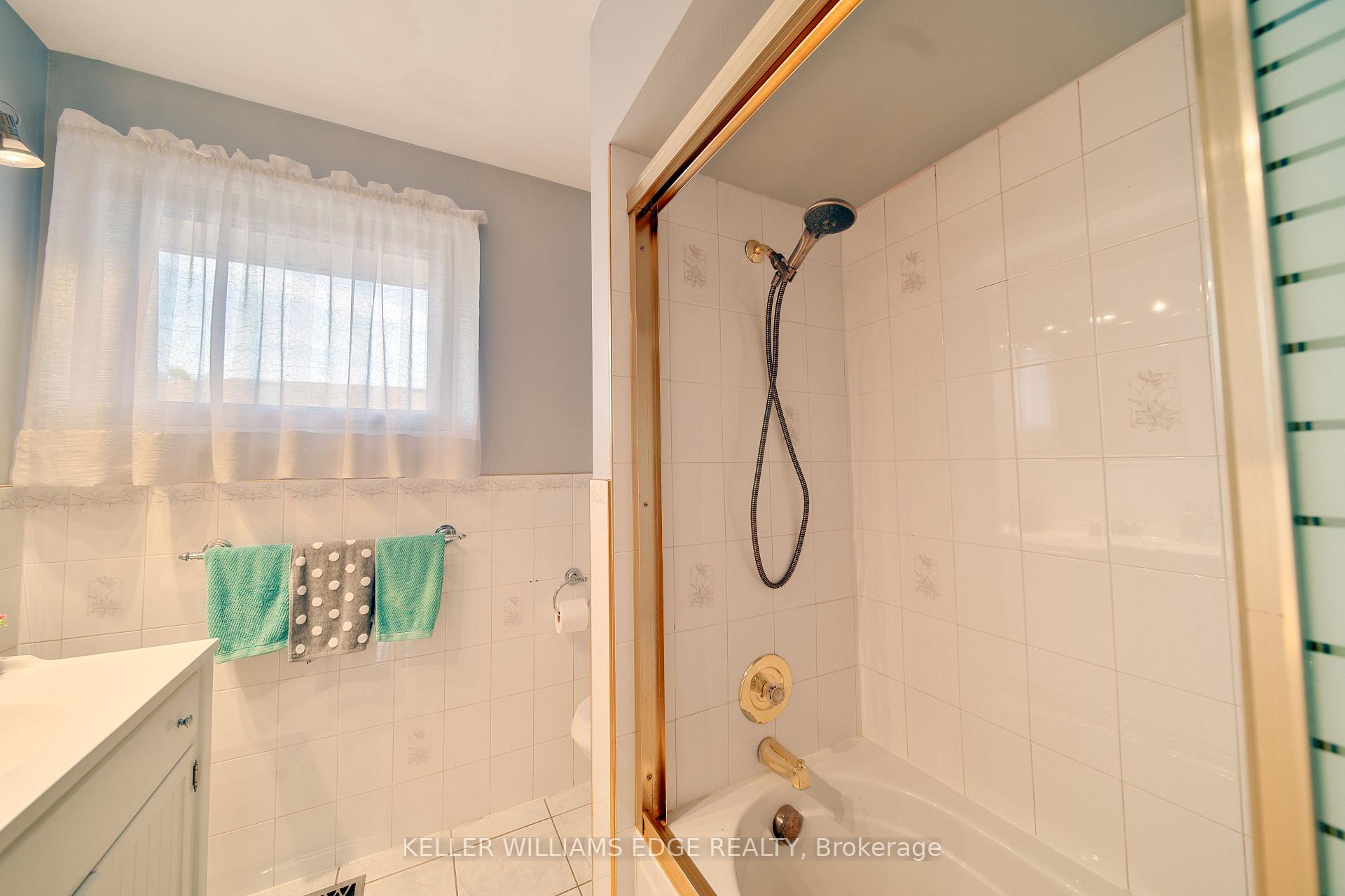 Photo 22 of 225 Nugent Drive, Hamilton, Kentley — HOMEH