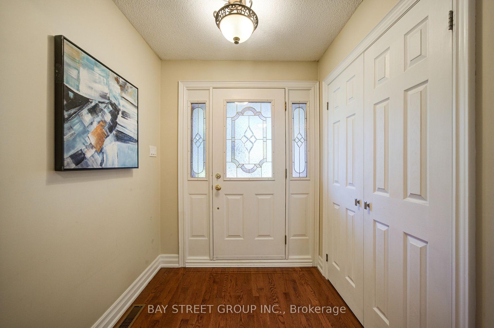 Photo 2 of 1348 Windrush Drive, Oakville, Glen Abbey — HOMEH