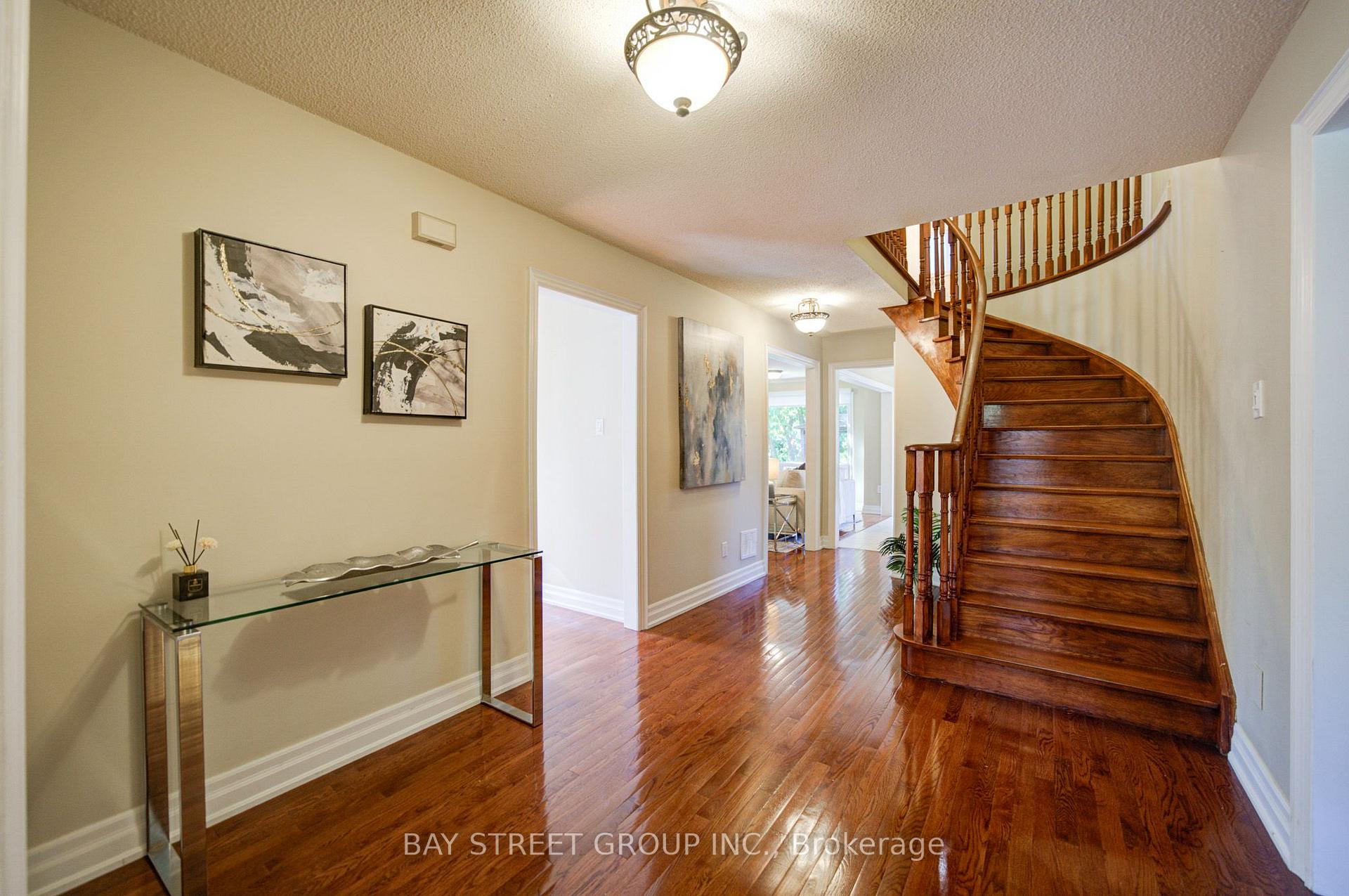 Photo 3 of 1348 Windrush Drive, Oakville, Glen Abbey — HOMEH