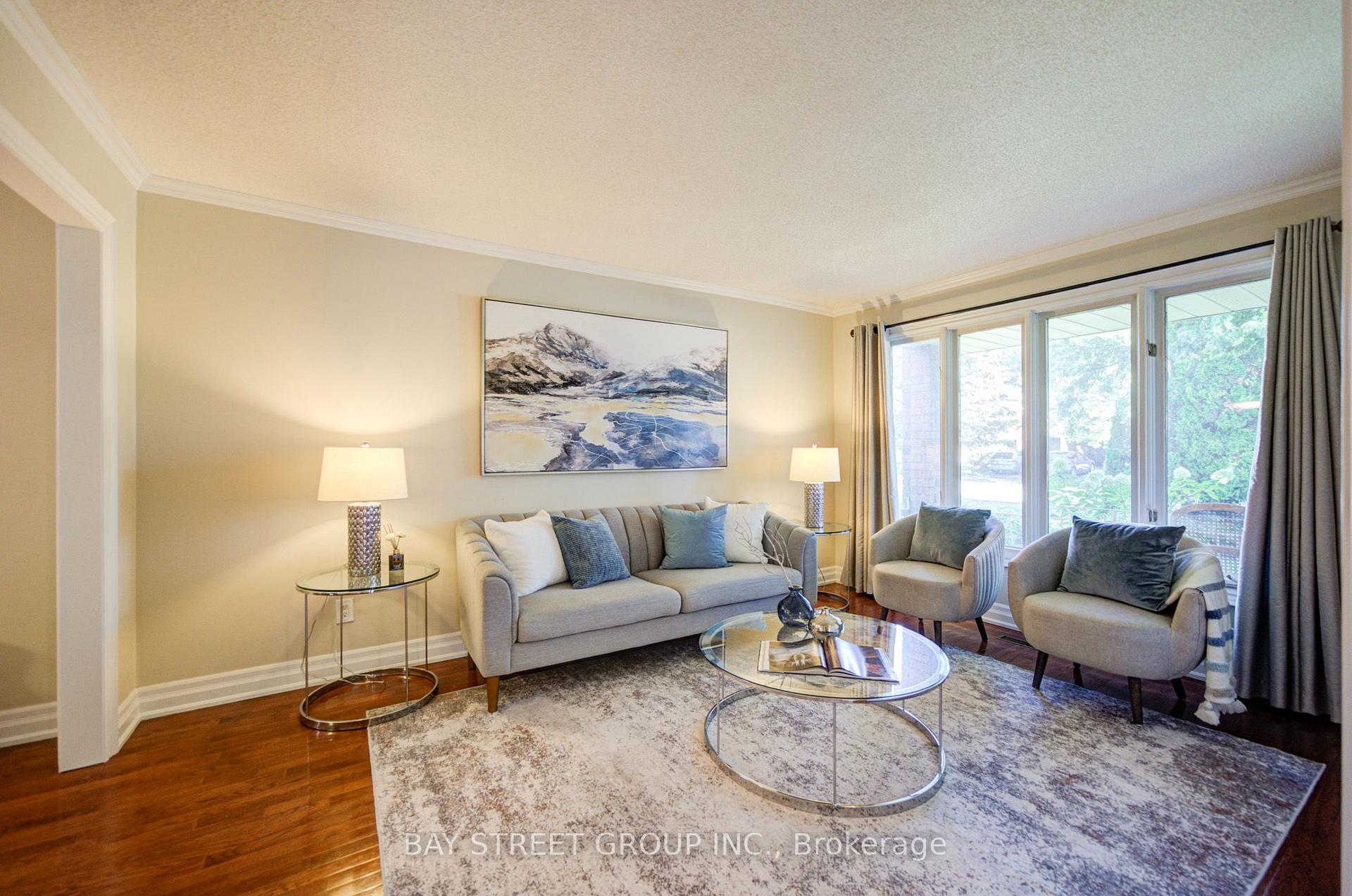 Photo 4 of 1348 Windrush Drive, Oakville, Glen Abbey — HOMEH