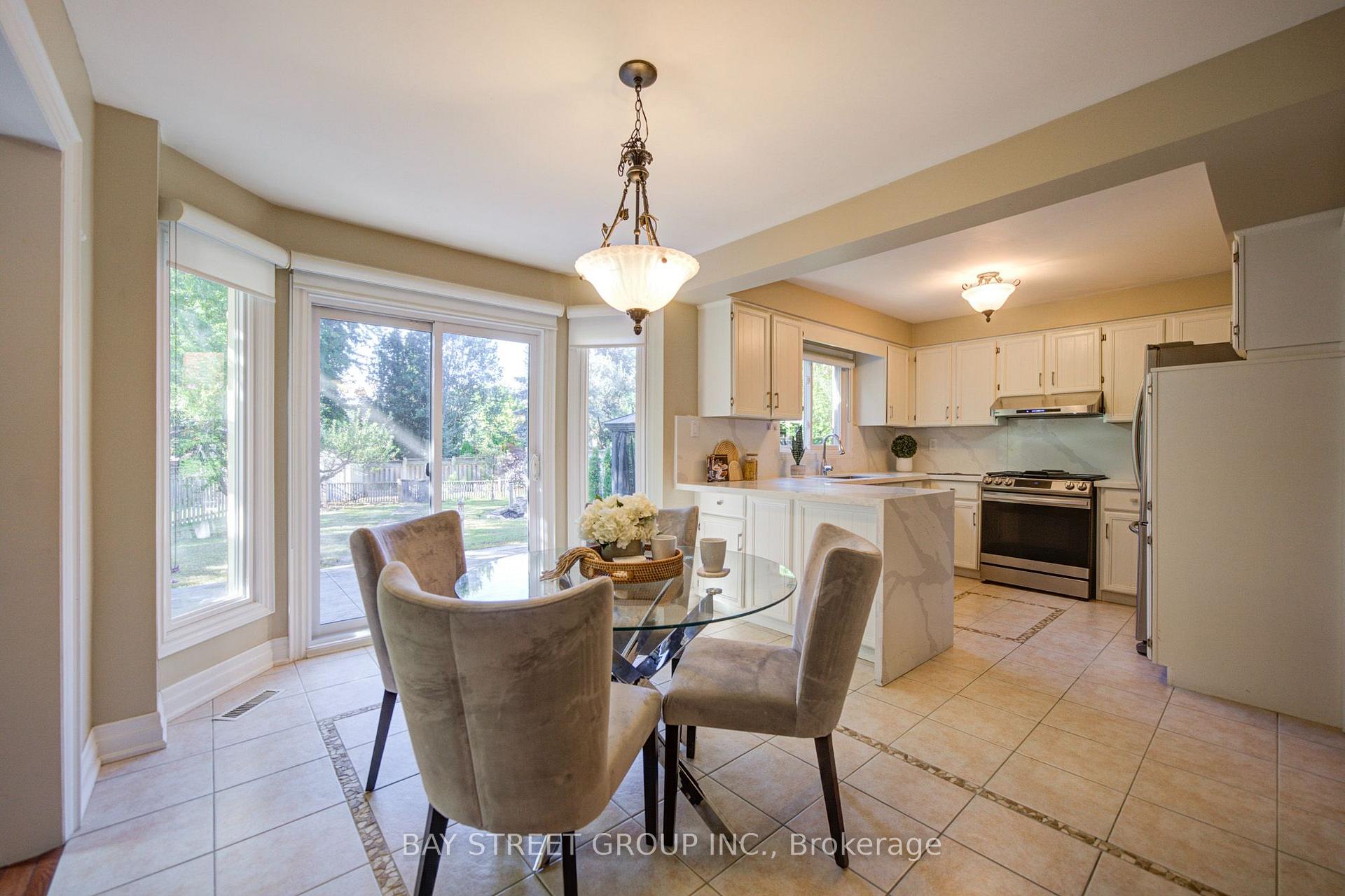 Photo 13 of 1348 Windrush Drive, Oakville, Glen Abbey — HOMEH