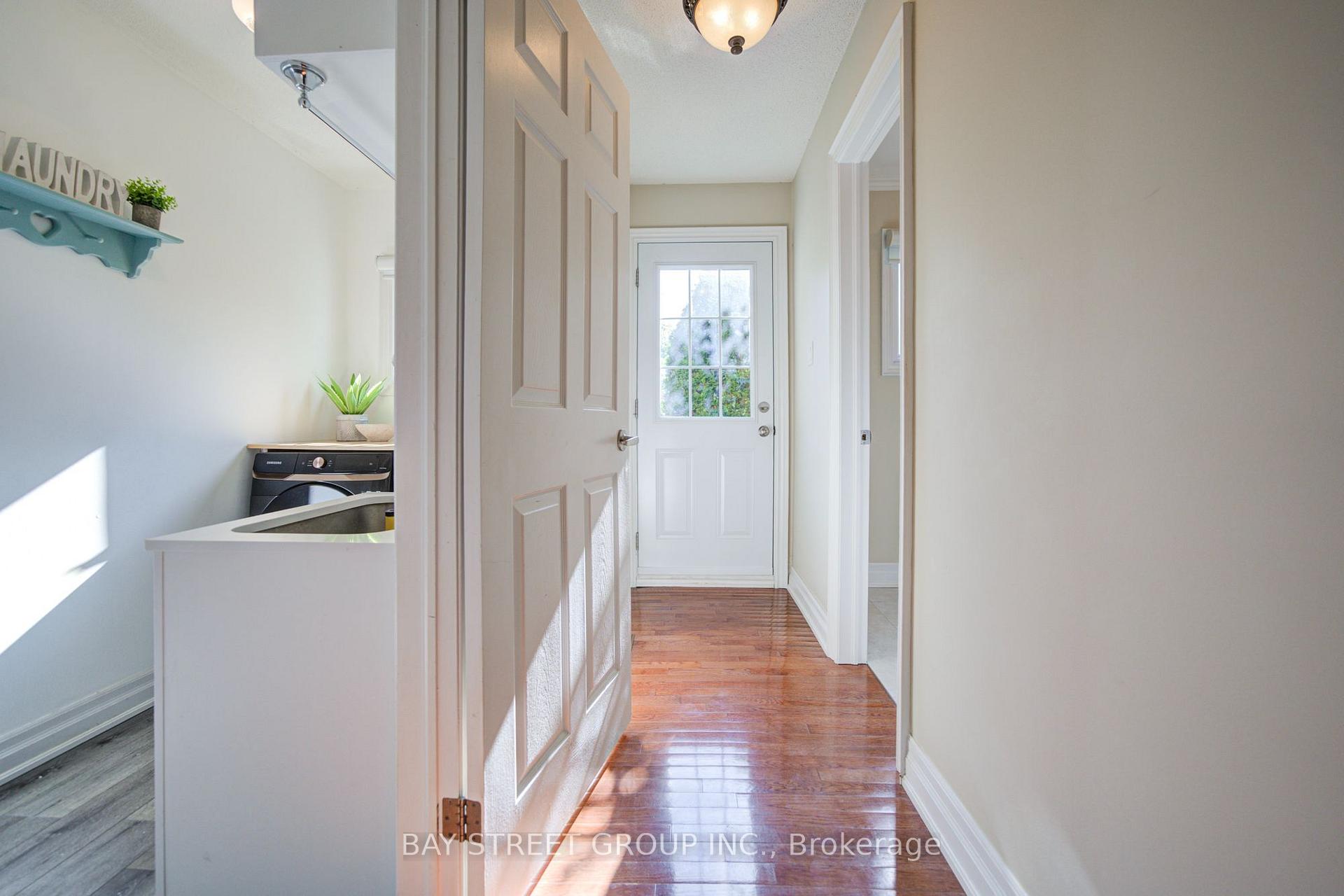 Photo 18 of 1348 Windrush Drive, Oakville, Glen Abbey — HOMEH