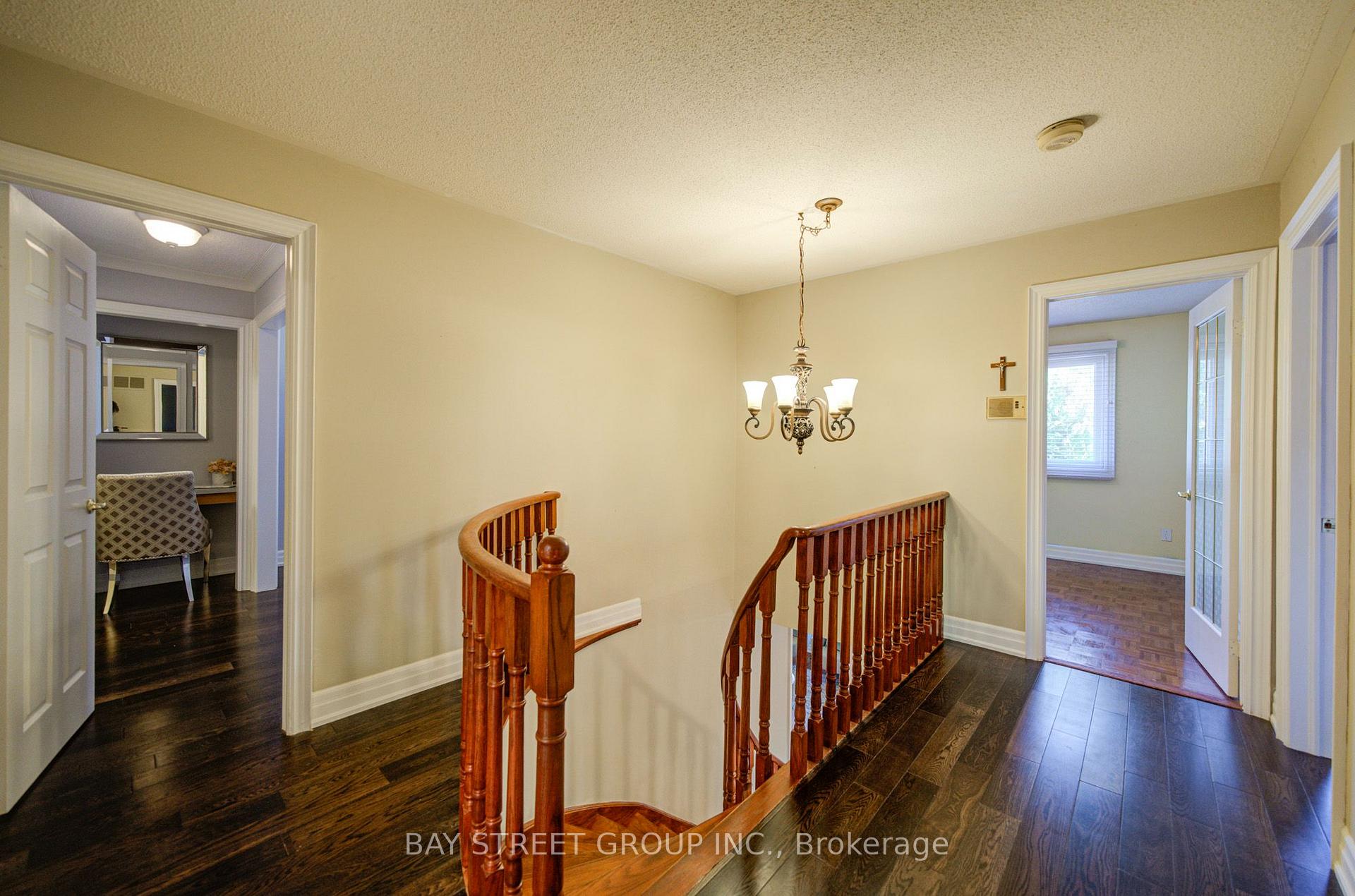 Photo 21 of 1348 Windrush Drive, Oakville, Glen Abbey — HOMEH