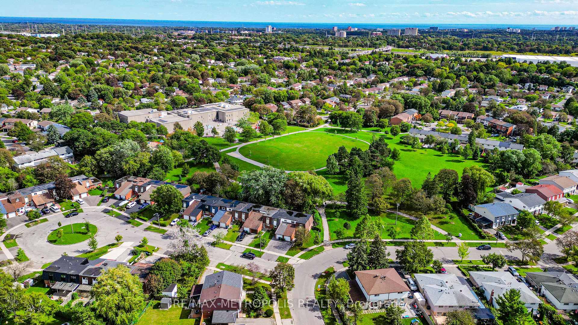 Photo 12 of Unit Main & Upper, 51 Nahanni Terrace, Scarborough, Malvern — HOMEH