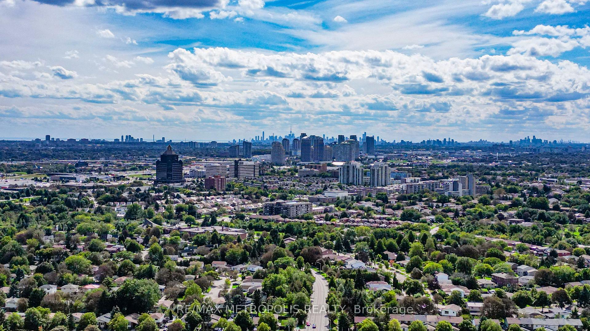 Photo 16 of Unit Main & Upper, 51 Nahanni Terrace, Scarborough, Malvern — HOMEH