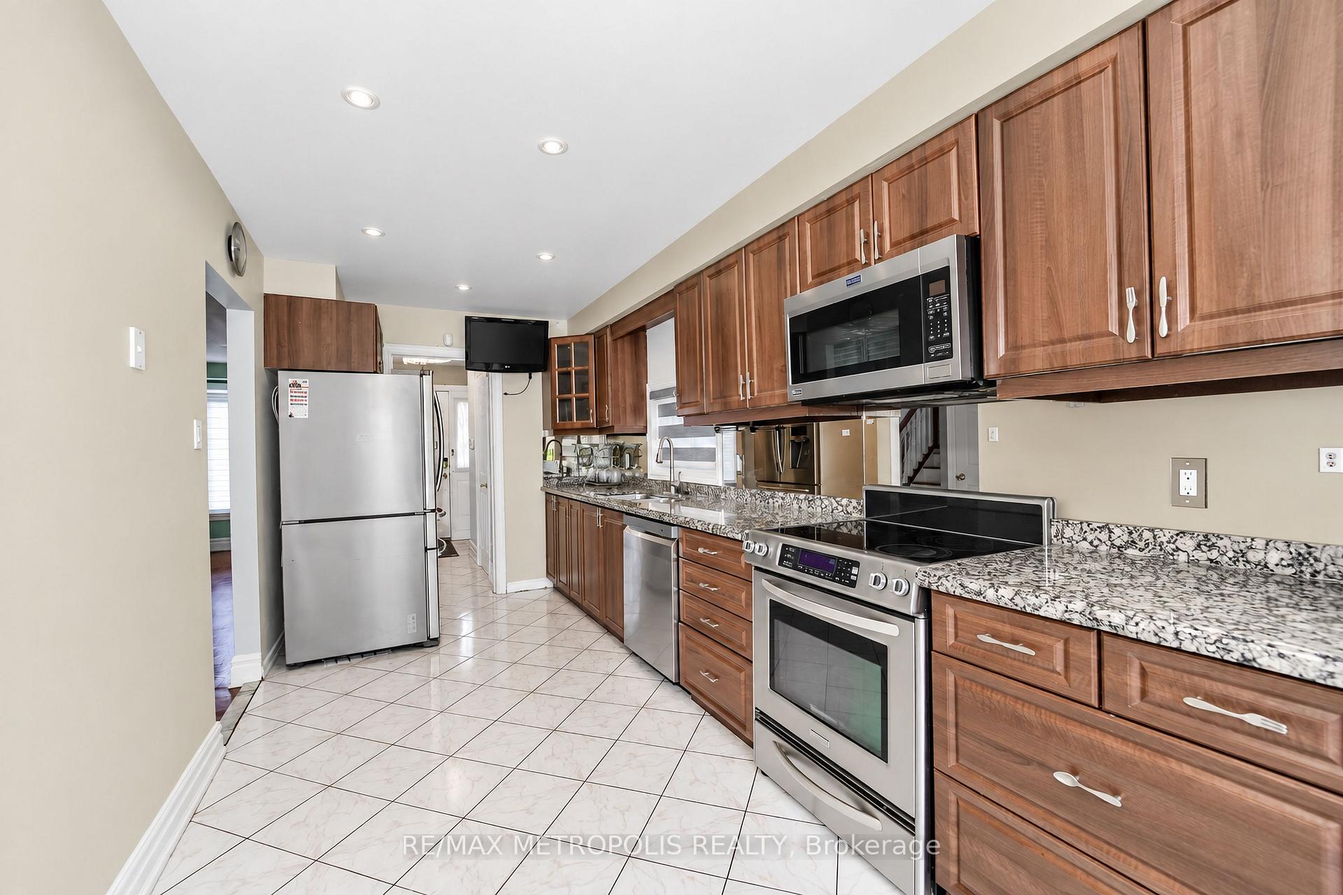 Photo 29 of Unit Main & Upper, 51 Nahanni Terrace, Scarborough, Malvern — HOMEH