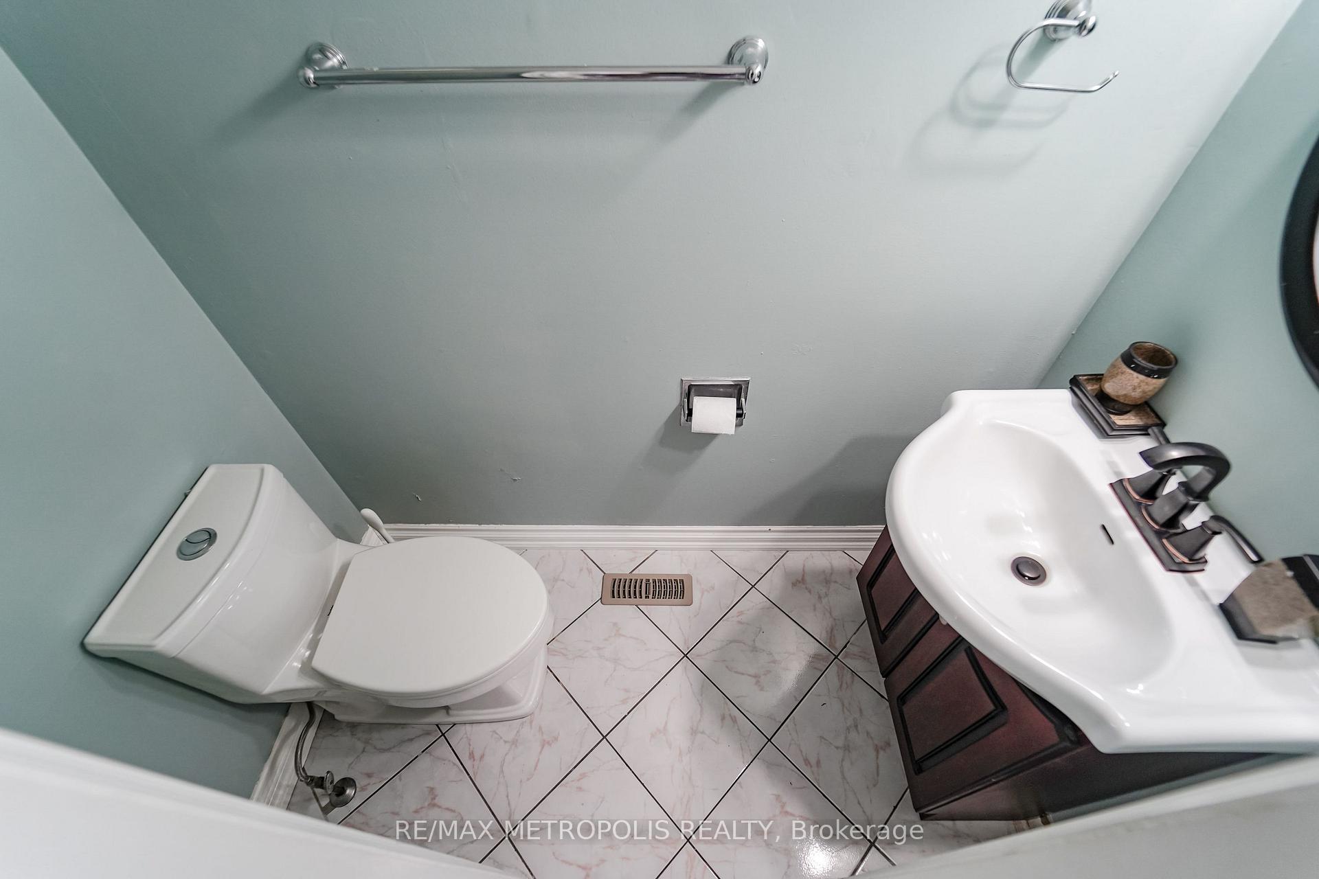 Photo 34 of Unit Main & Upper, 51 Nahanni Terrace, Scarborough, Malvern — HOMEH