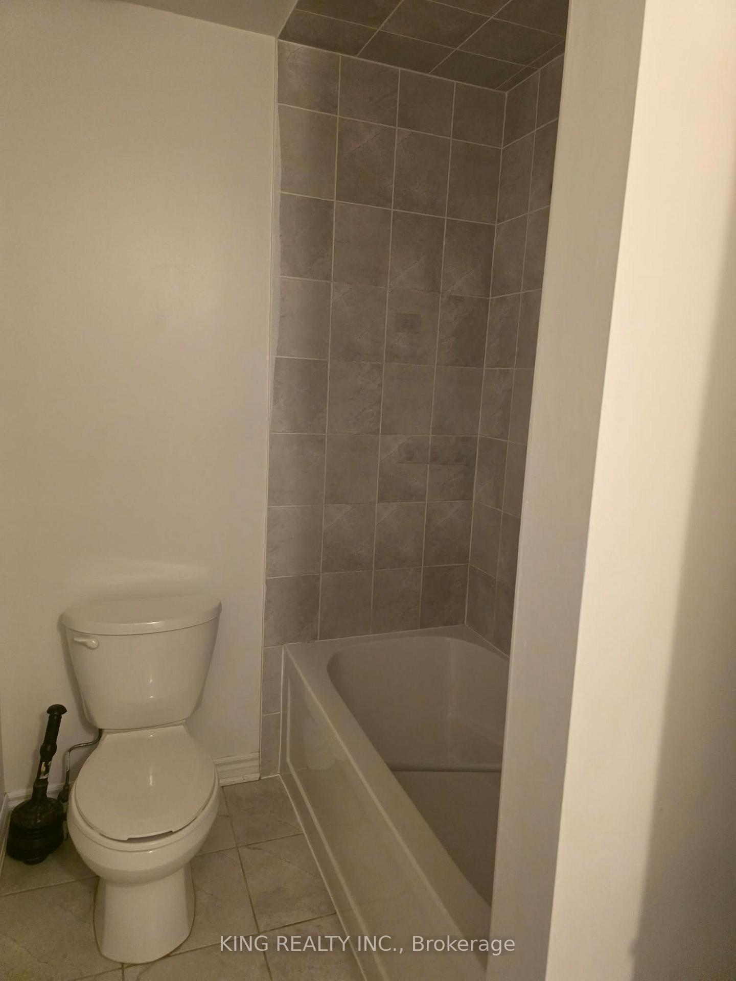 Photo 13 of 25 Quasar Street, Brampton, Northwest Brampton — HOMEH