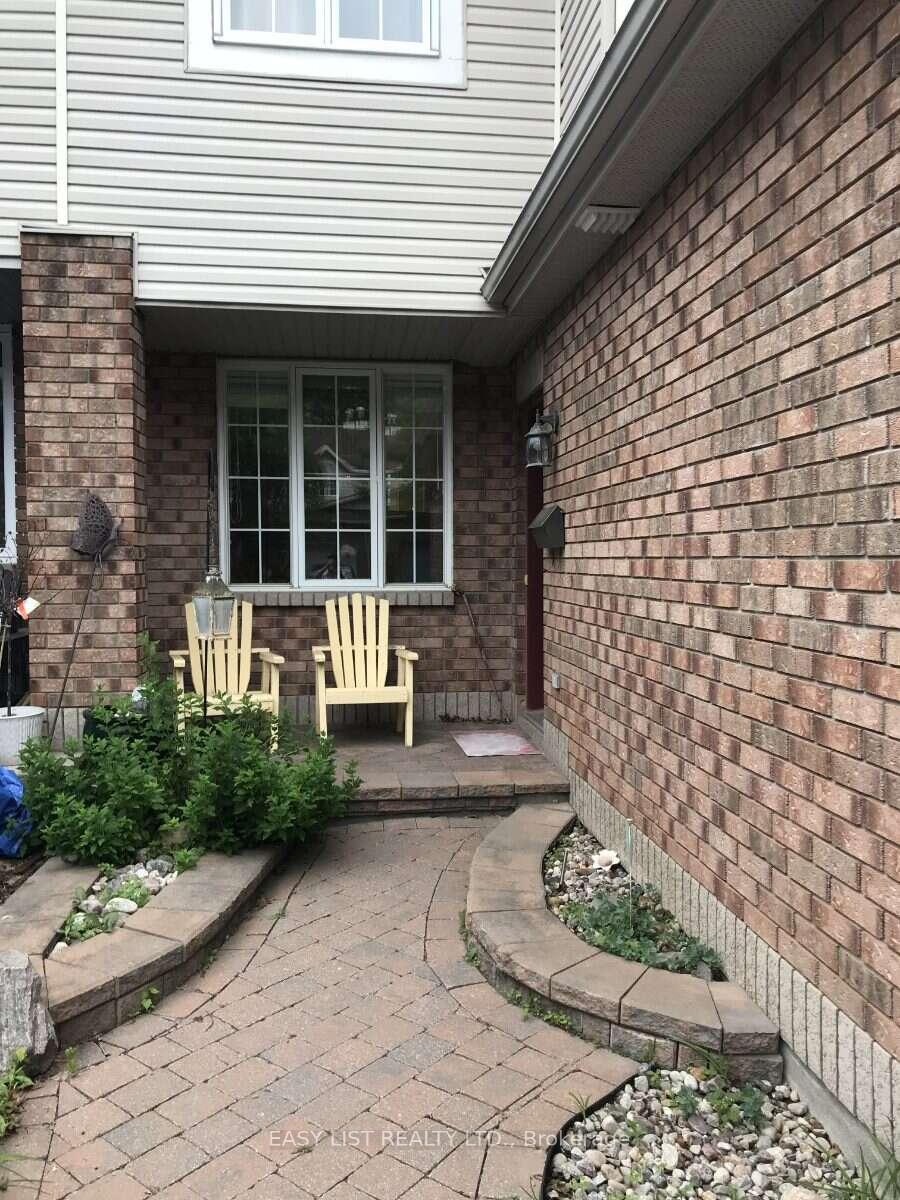 Photo 2 of 1480 Bonneville Crescent, Ottawa, Orleans/Sunridge — HOMEH