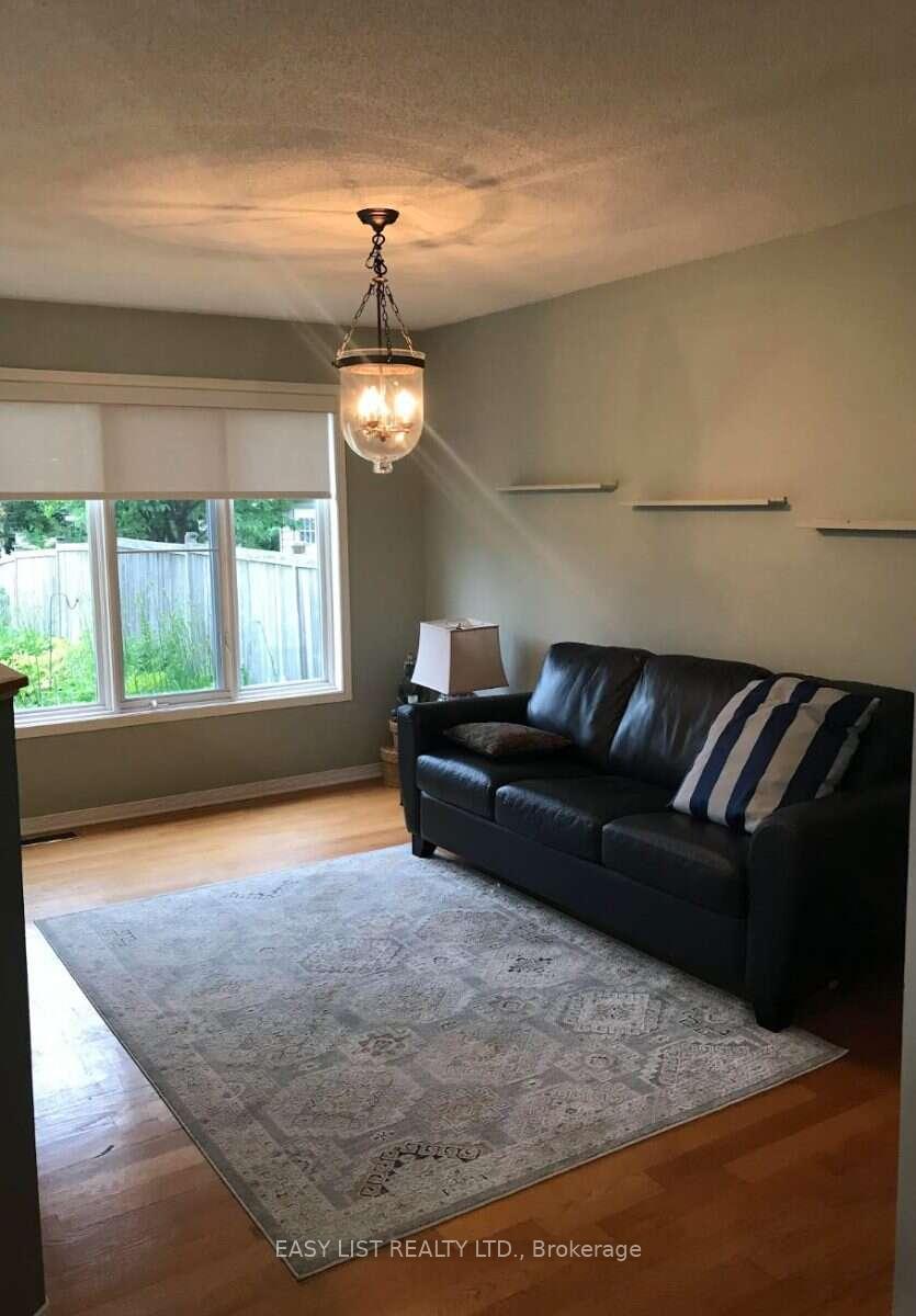 Photo 5 of 1480 Bonneville Crescent, Ottawa, Orleans/Sunridge — HOMEH