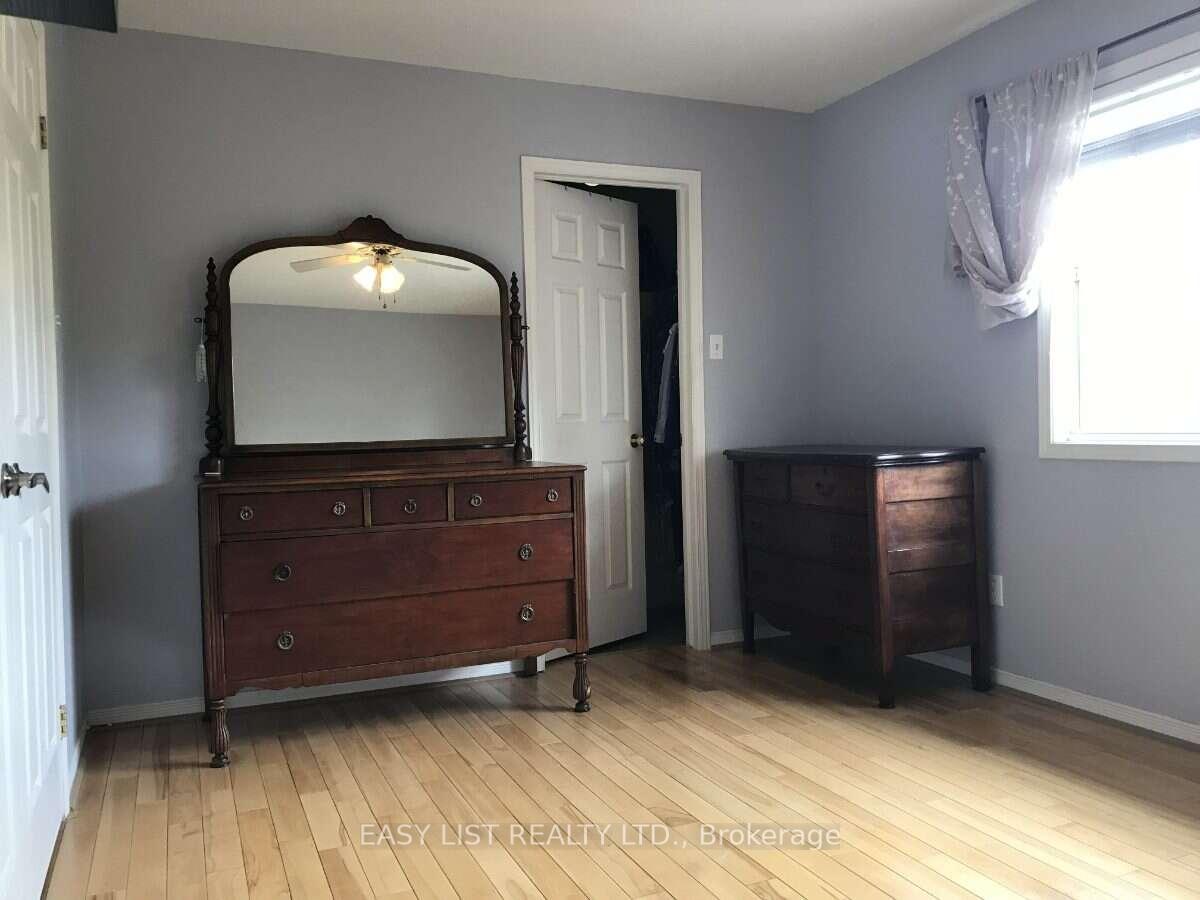 Photo 9 of 1480 Bonneville Crescent, Ottawa, Orleans/Sunridge — HOMEH