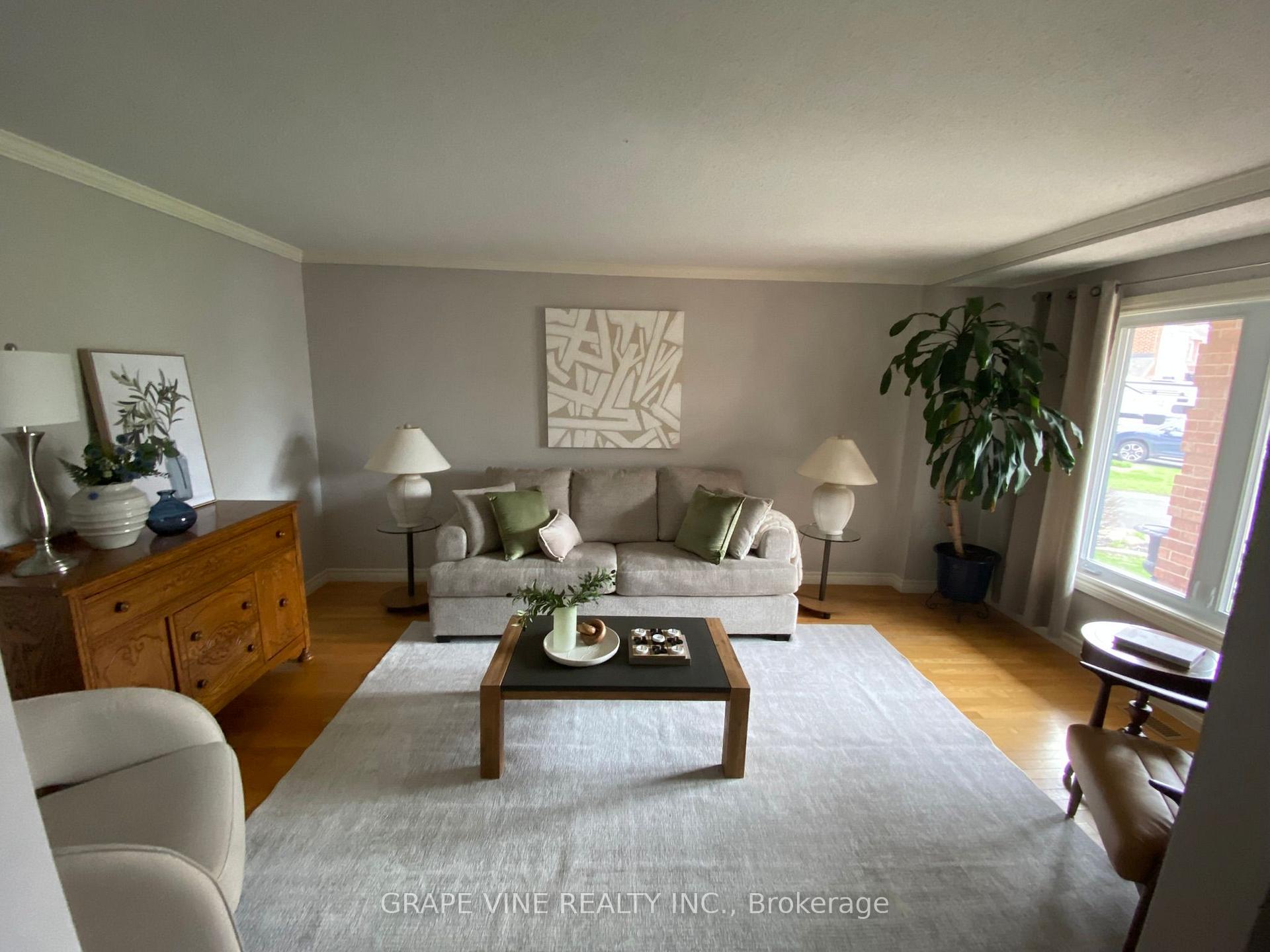 Photo 8 of 1715 Cara Crescent, Ottawa, Fallingbrook/Pineridge — HOMEH