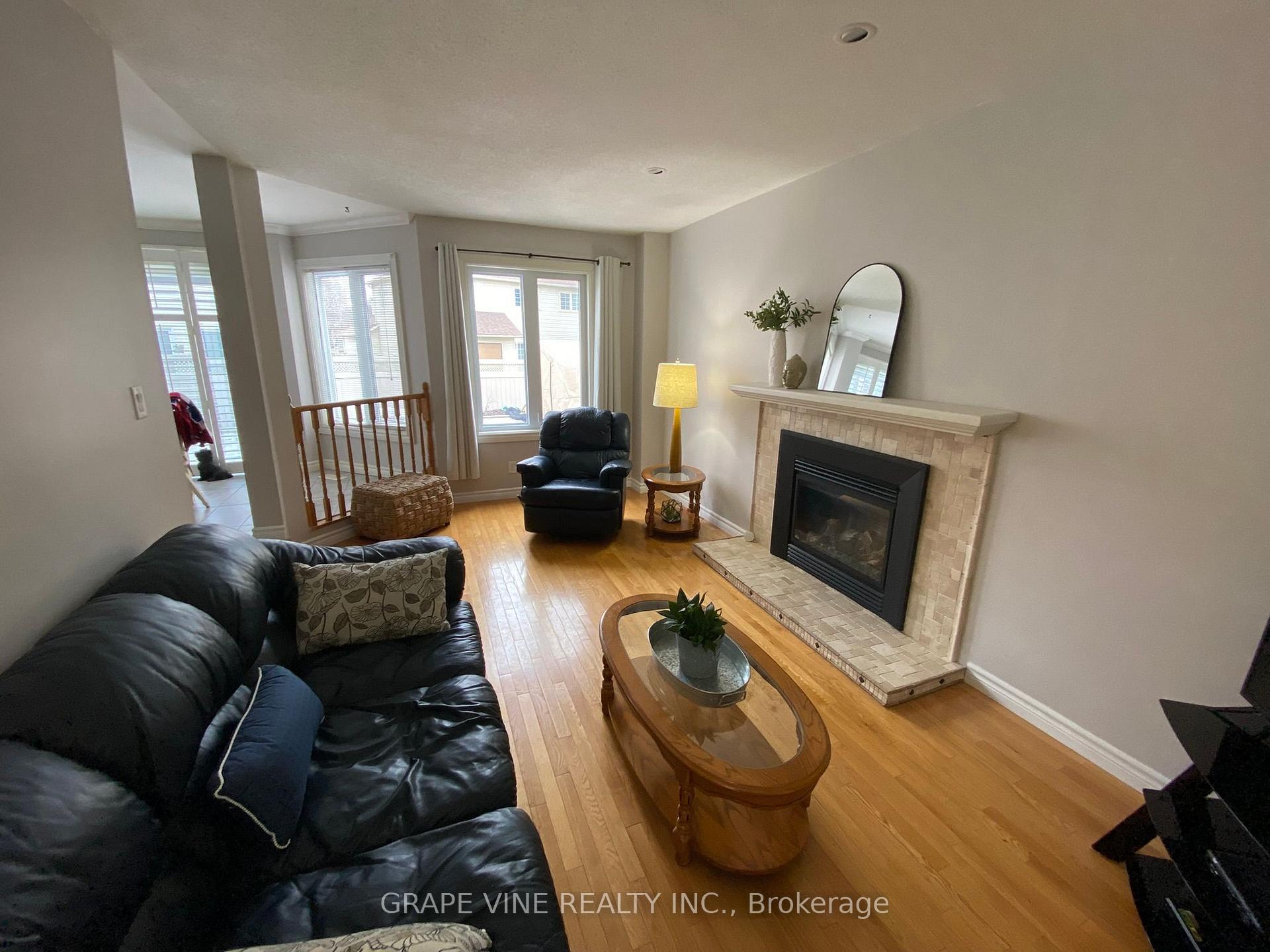 Photo 12 of 1715 Cara Crescent, Ottawa, Fallingbrook/Pineridge — HOMEH