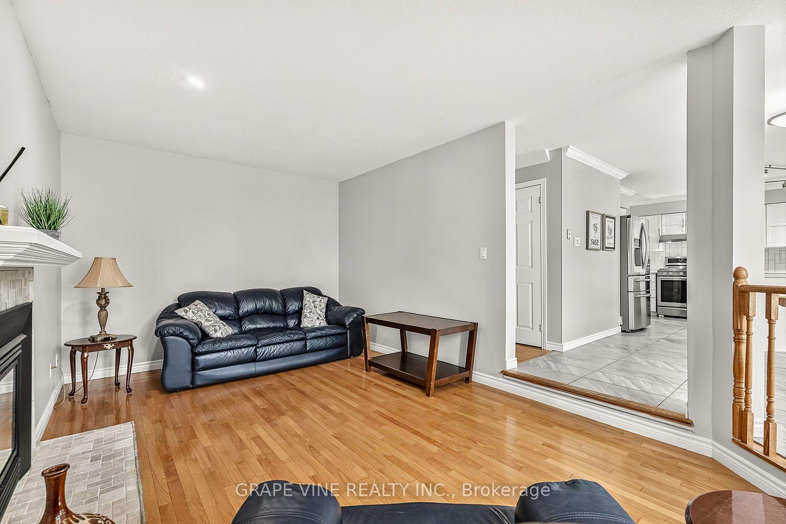 Photo 13 of 1715 Cara Crescent, Ottawa, Fallingbrook/Pineridge — HOMEH
