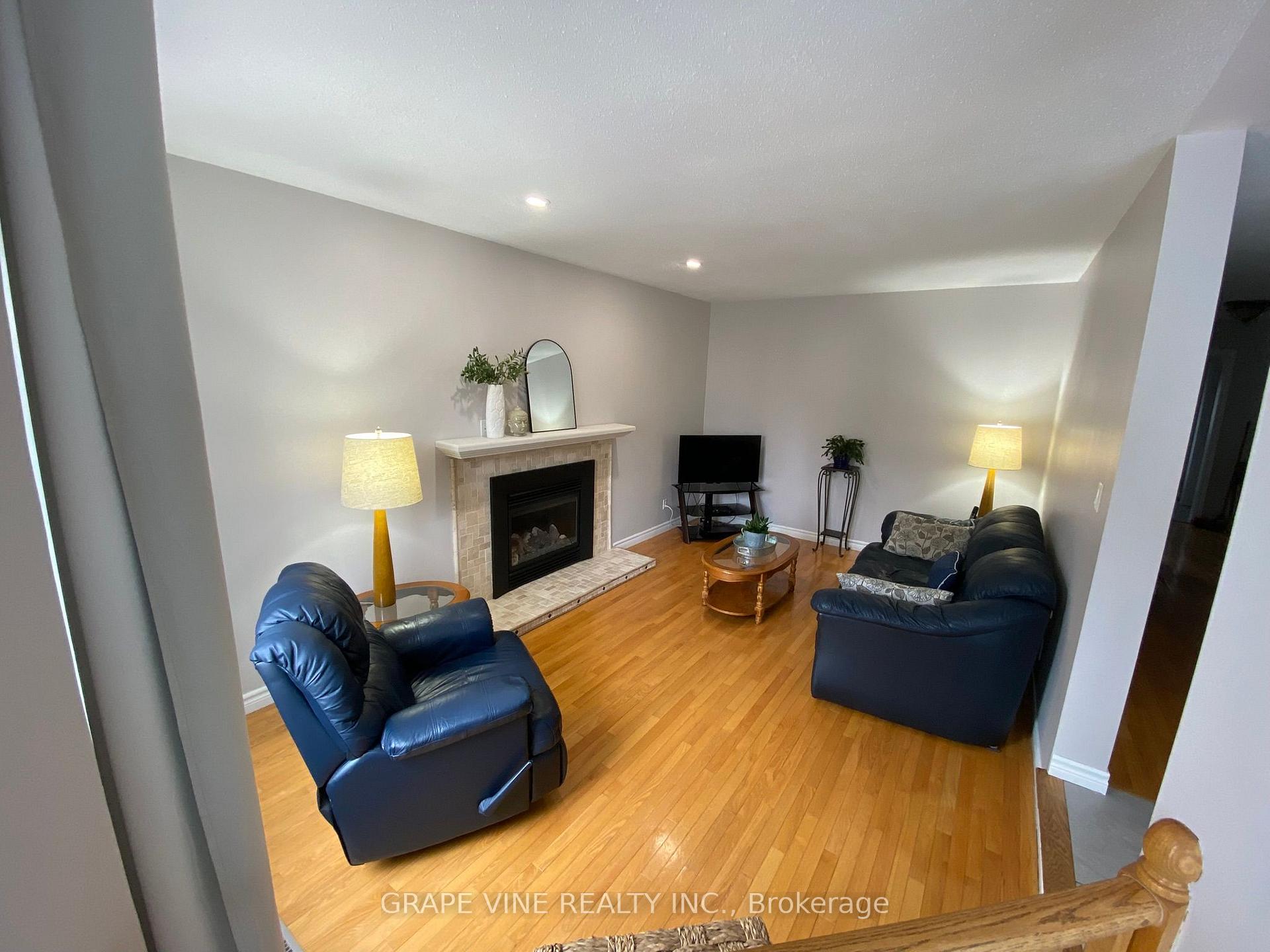 Photo 14 of 1715 Cara Crescent, Ottawa, Fallingbrook/Pineridge — HOMEH