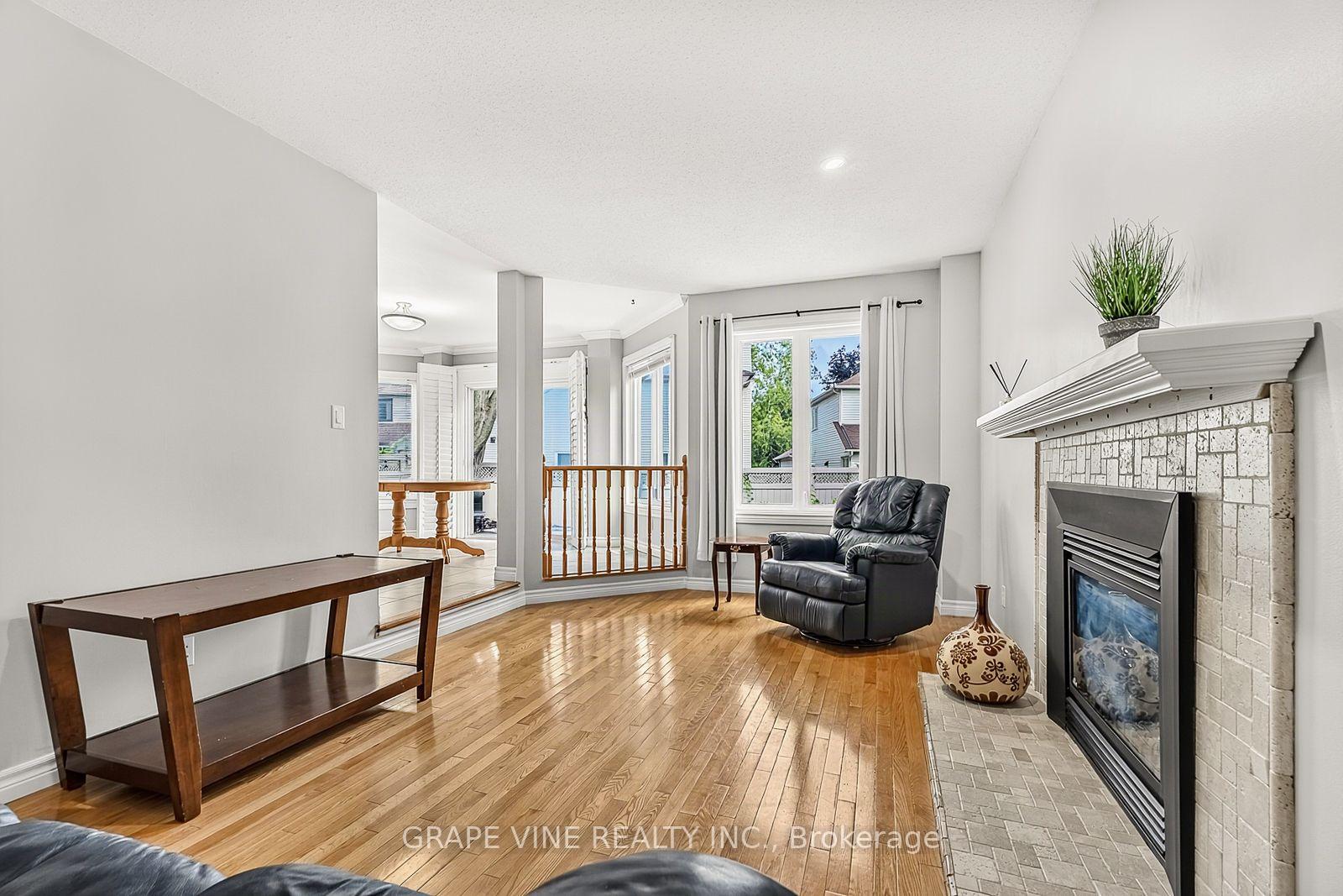 Photo 15 of 1715 Cara Crescent, Ottawa, Fallingbrook/Pineridge — HOMEH