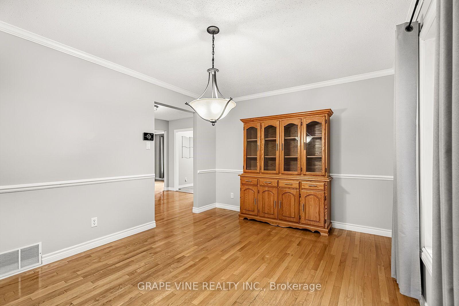 Photo 17 of 1715 Cara Crescent, Ottawa, Fallingbrook/Pineridge — HOMEH