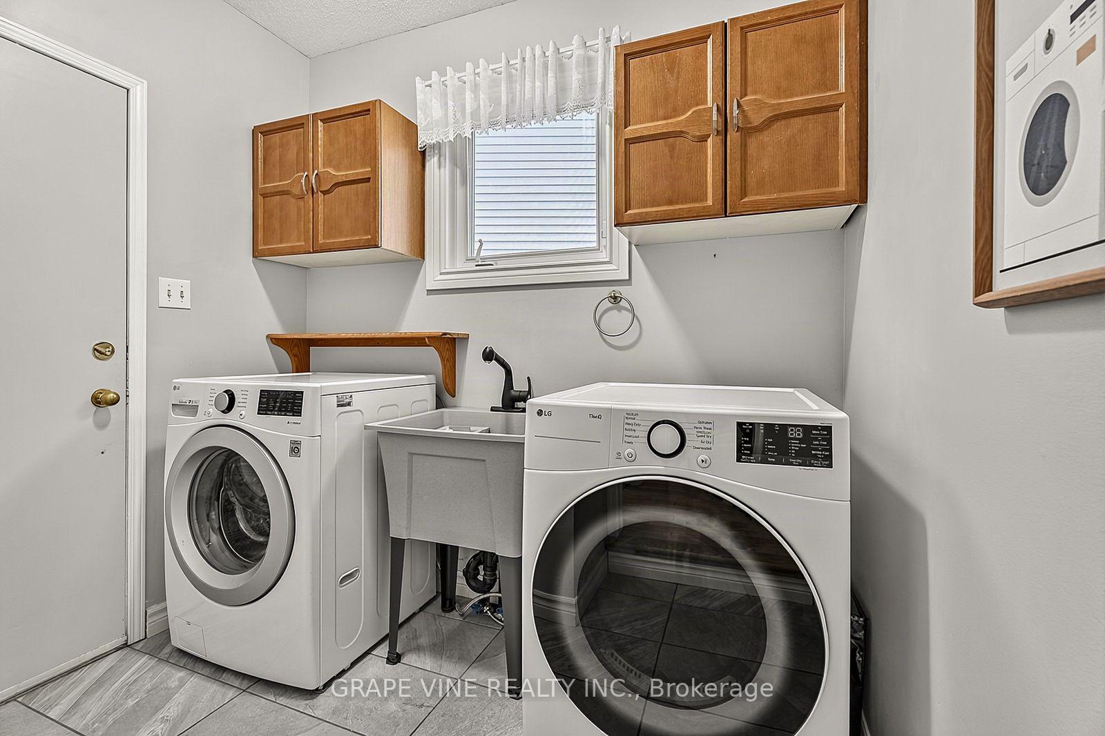 Photo 23 of 1715 Cara Crescent, Ottawa, Fallingbrook/Pineridge — HOMEH