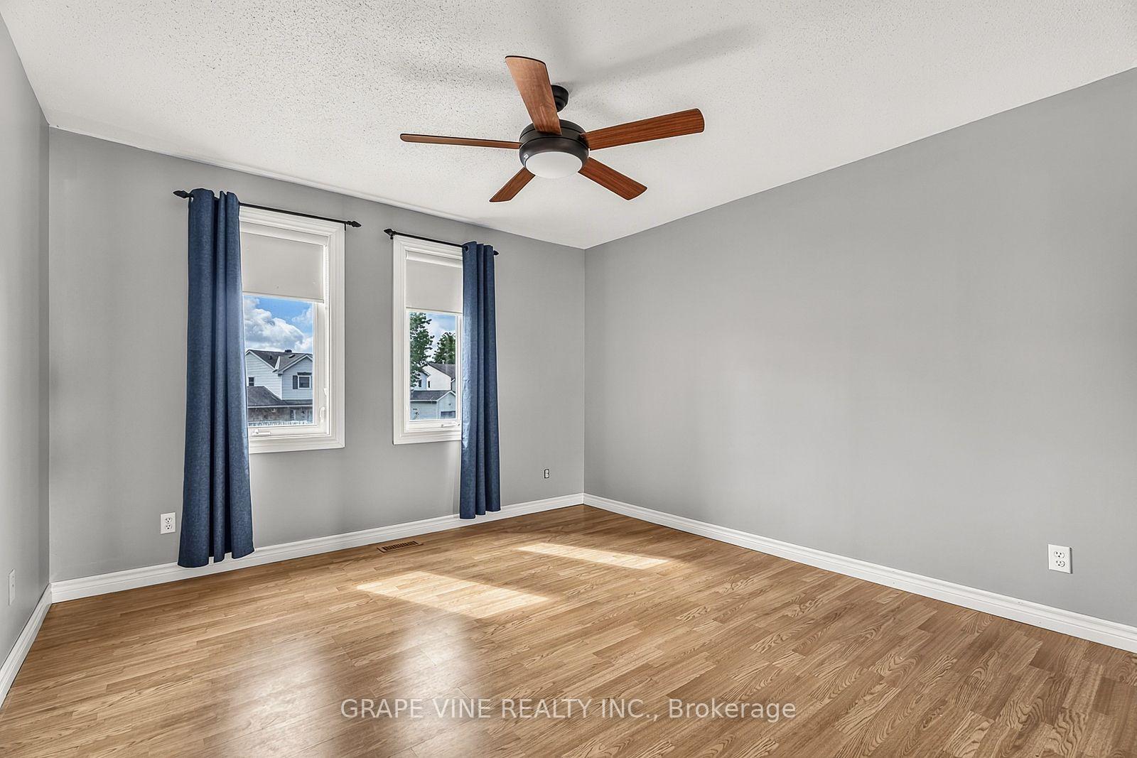 Photo 37 of 1715 Cara Crescent, Ottawa, Fallingbrook/Pineridge — HOMEH