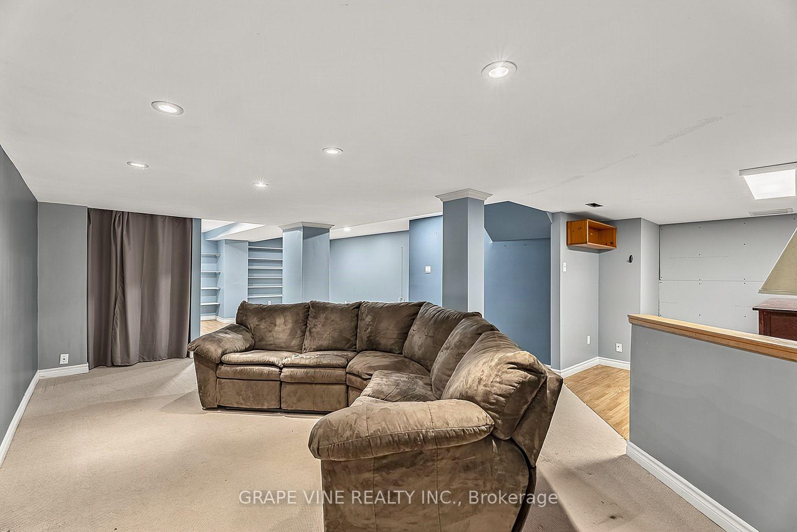 Photo 41 of 1715 Cara Crescent, Ottawa, Fallingbrook/Pineridge — HOMEH