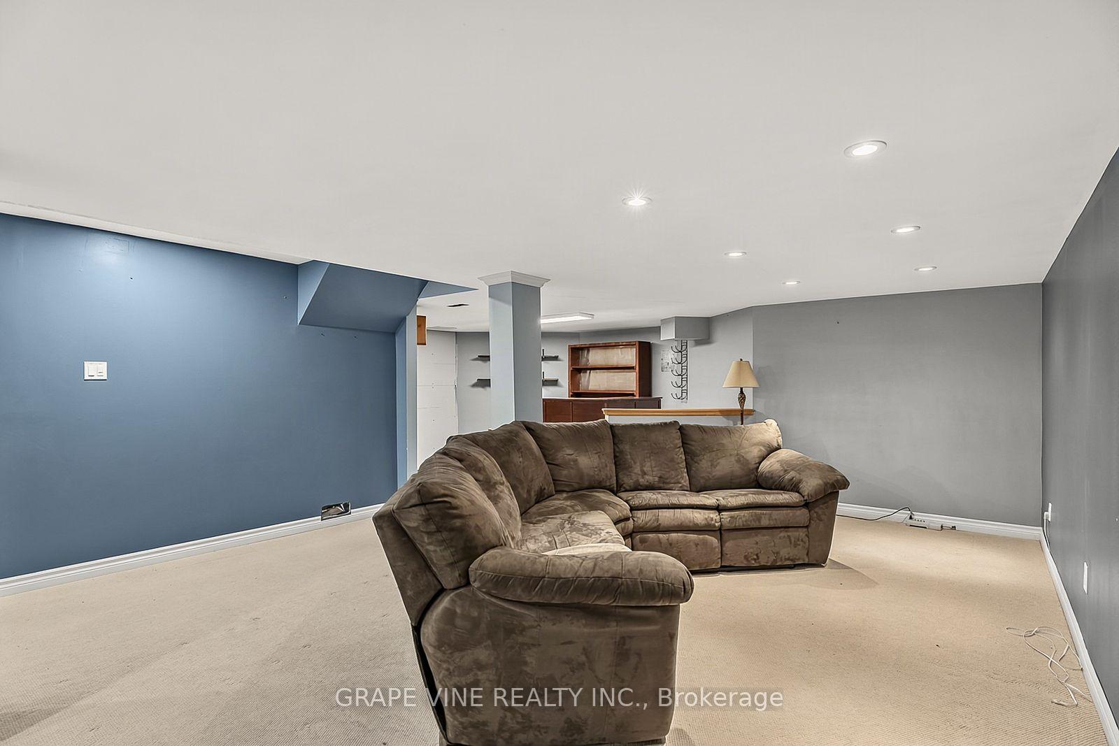 Photo 42 of 1715 Cara Crescent, Ottawa, Fallingbrook/Pineridge — HOMEH