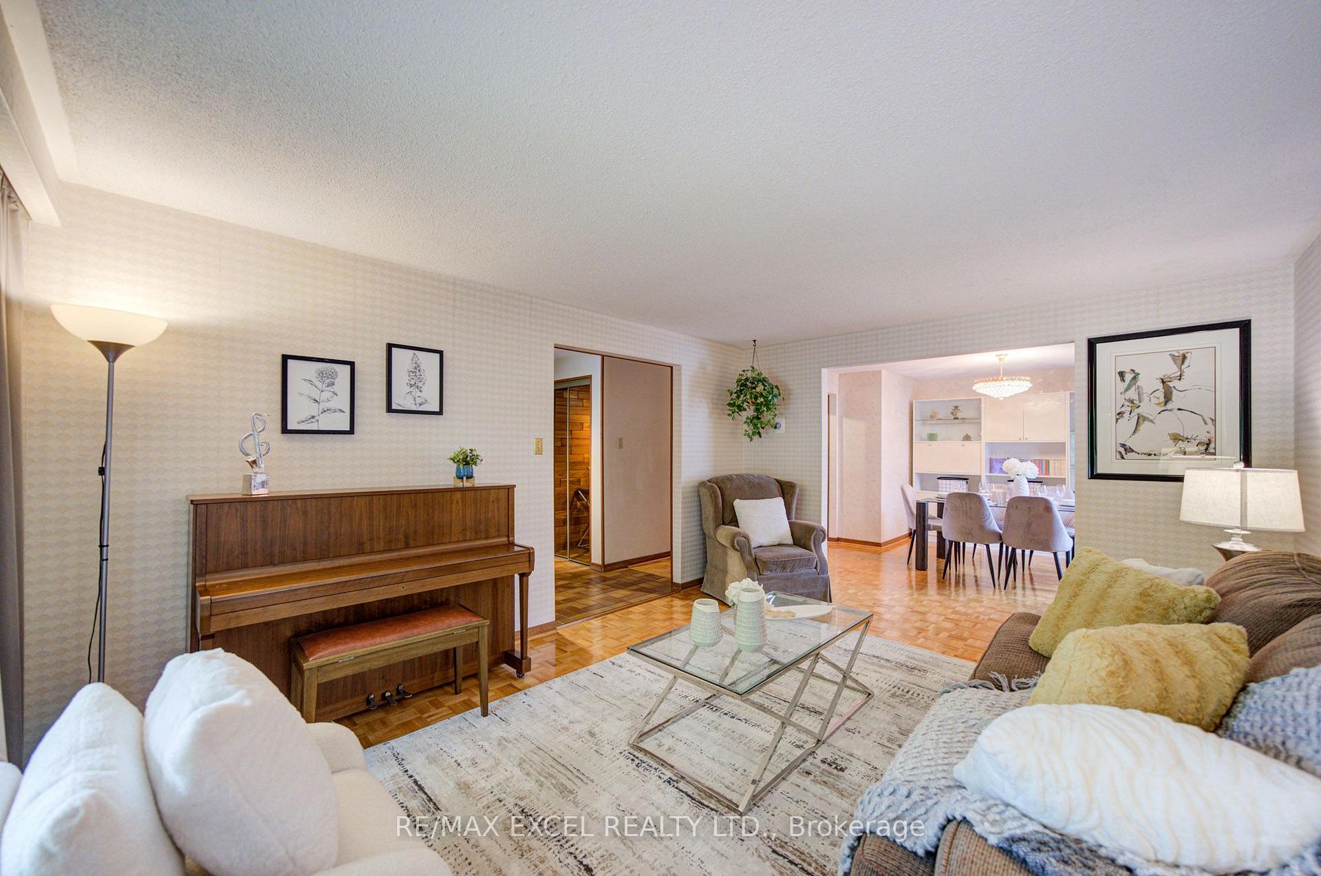 Photo 9 of 81 Amanda Drive, Scarborough, Agincourt North — HOMEH