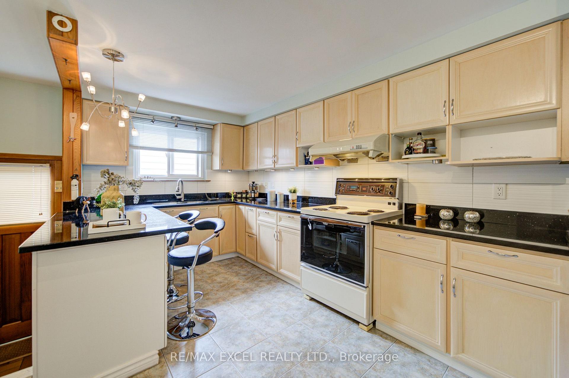Photo 14 of 81 Amanda Drive, Scarborough, Agincourt North — HOMEH
