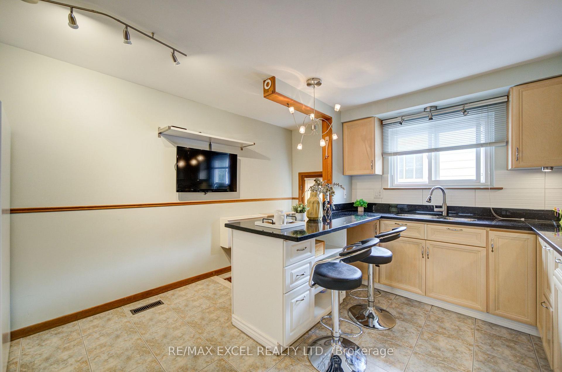 Photo 17 of 81 Amanda Drive, Scarborough, Agincourt North — HOMEH
