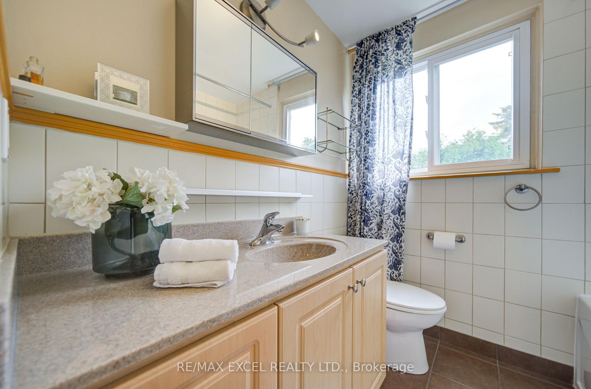 Photo 24 of 81 Amanda Drive, Scarborough, Agincourt North — HOMEH
