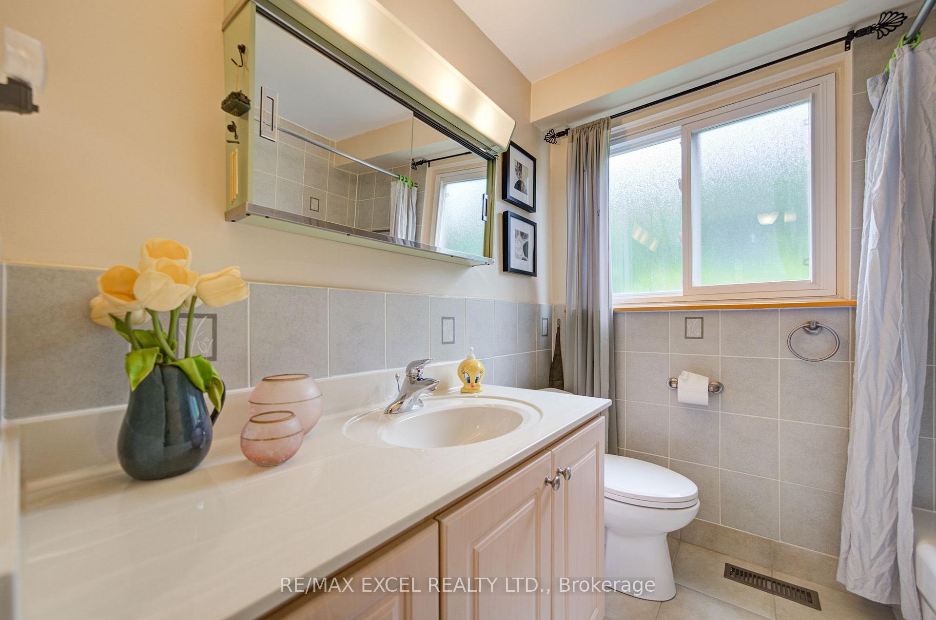 Photo 33 of 81 Amanda Drive, Scarborough, Agincourt North — HOMEH