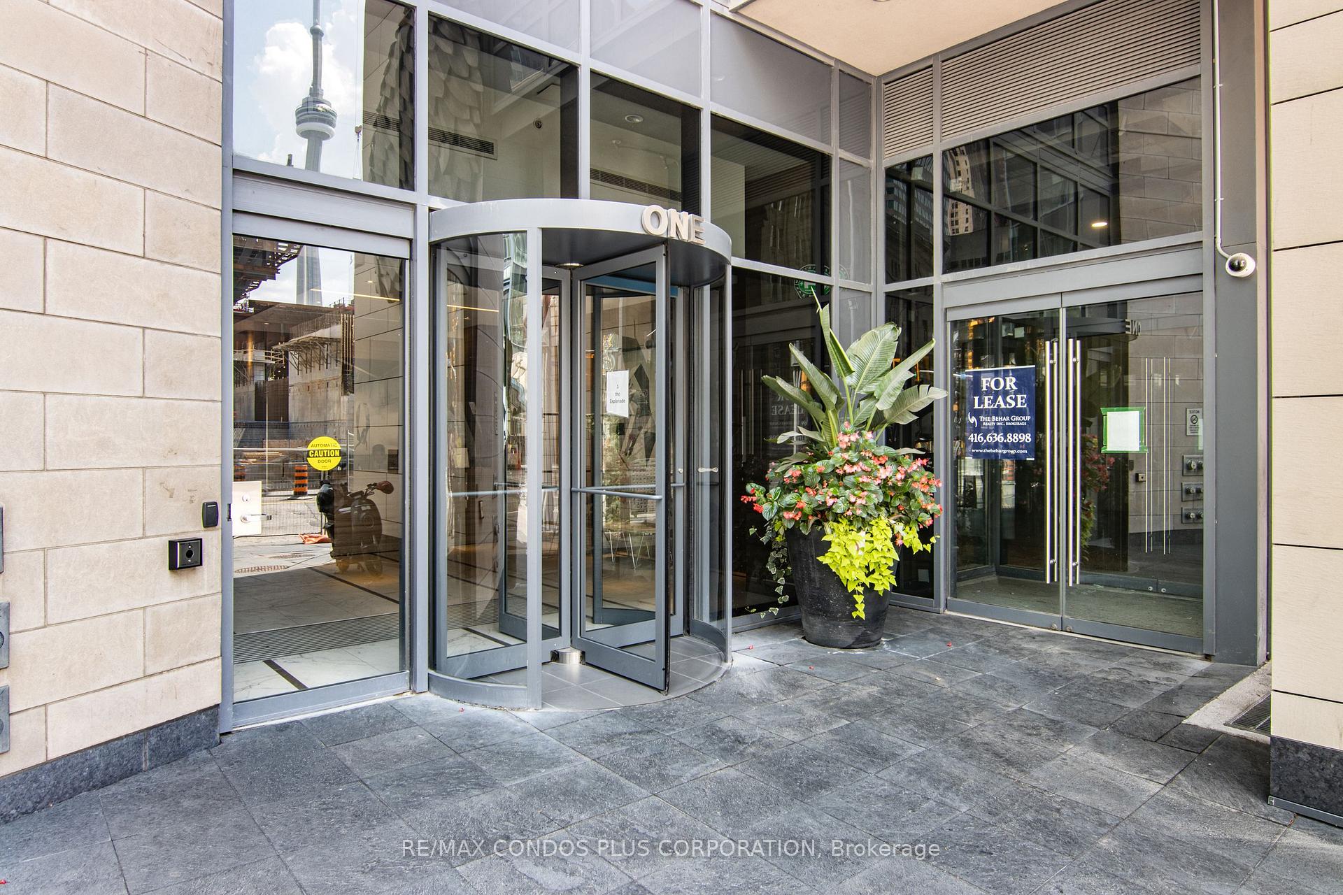 Photo 2 of Unit 2702, 1 The Esplanade, Toronto, Waterfront Communities — HOMEH