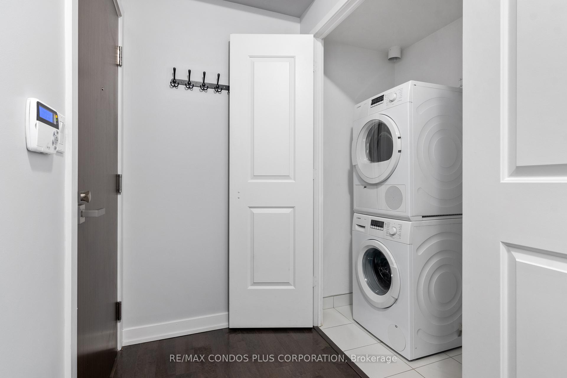 Photo 5 of Unit 2702, 1 The Esplanade, Toronto, Waterfront Communities — HOMEH