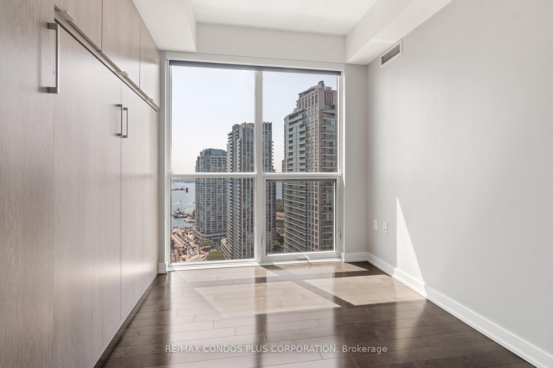 Photo 7 of Unit 2702, 1 The Esplanade, Toronto, Waterfront Communities — HOMEH