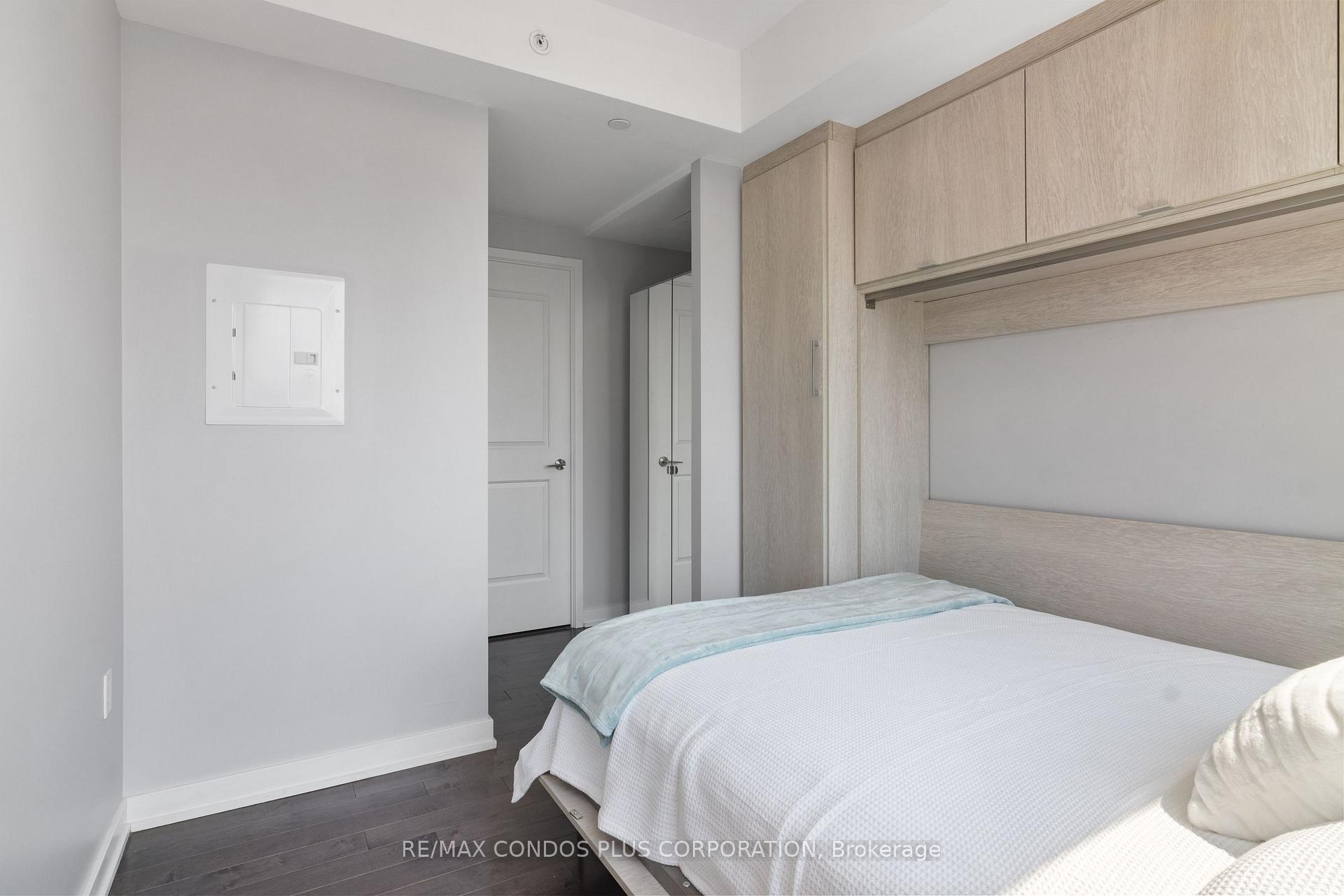 Photo 9 of Unit 2702, 1 The Esplanade, Toronto, Waterfront Communities — HOMEH