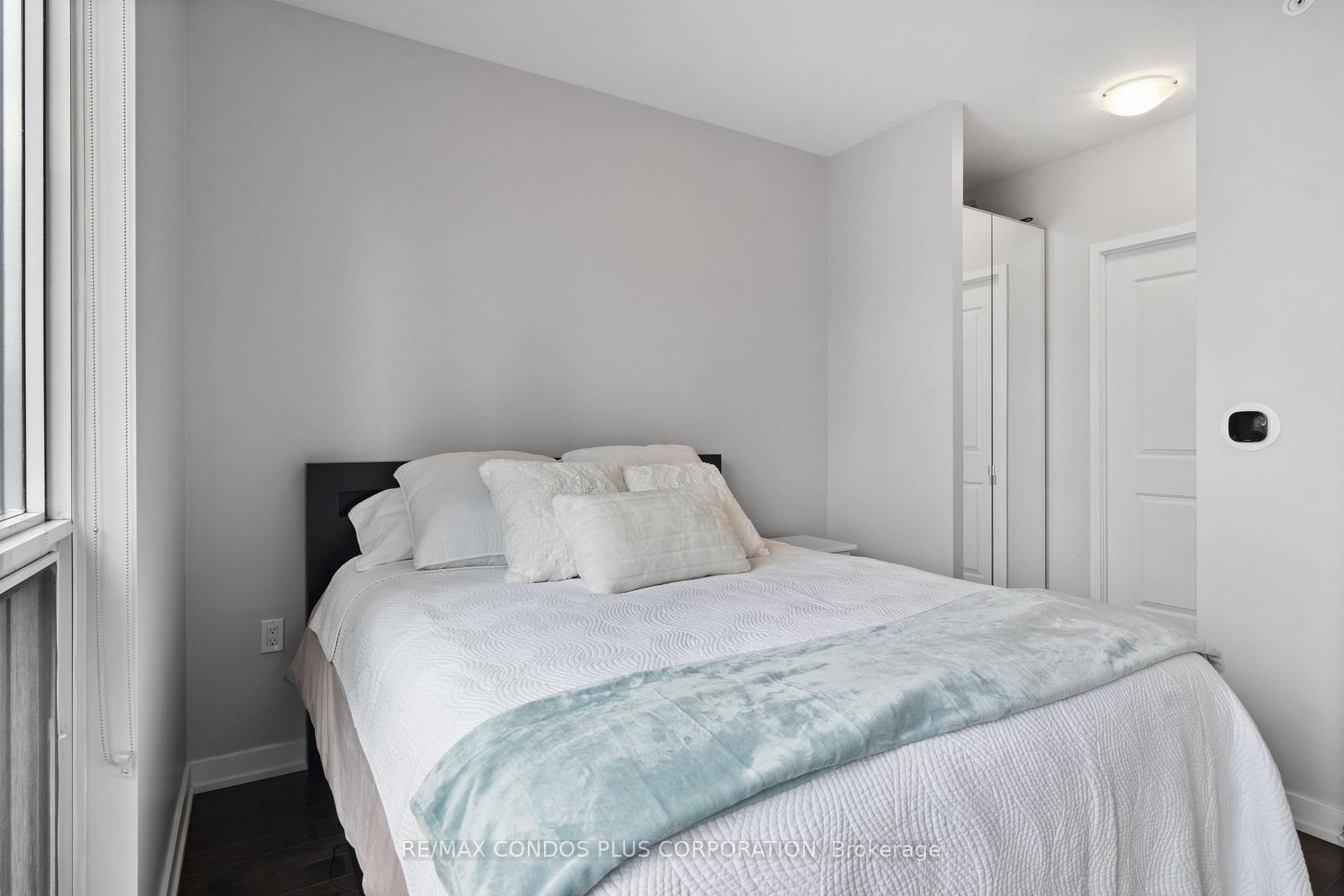 Photo 24 of Unit 2702, 1 The Esplanade, Toronto, Waterfront Communities — HOMEH
