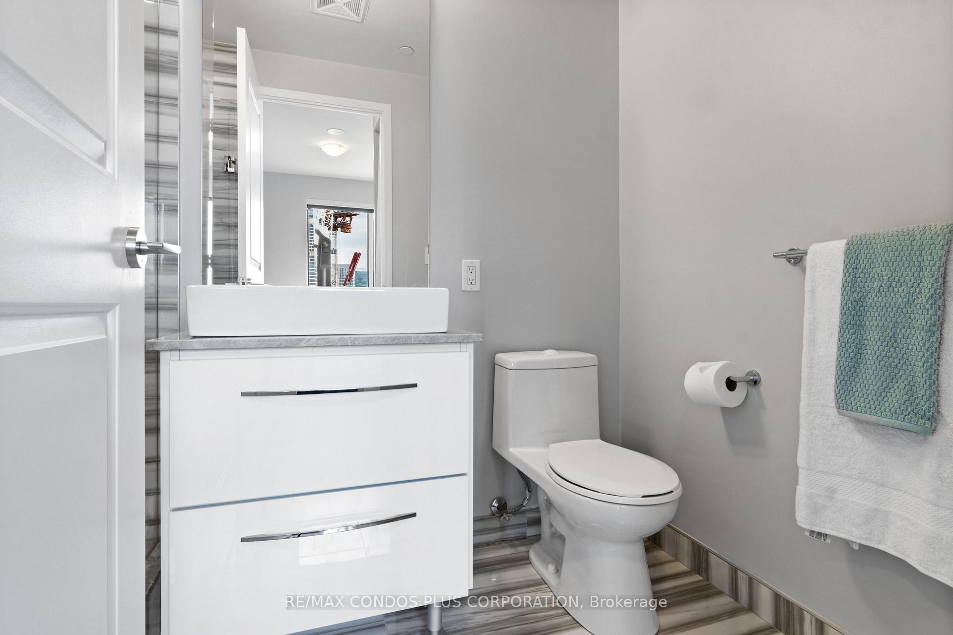 Photo 26 of Unit 2702, 1 The Esplanade, Toronto, Waterfront Communities — HOMEH