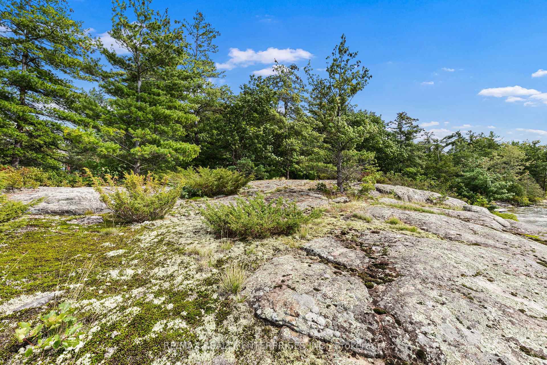 Photo 19 of 235 Art's Lane, Georgian Bay, Baxter — HOMEH
